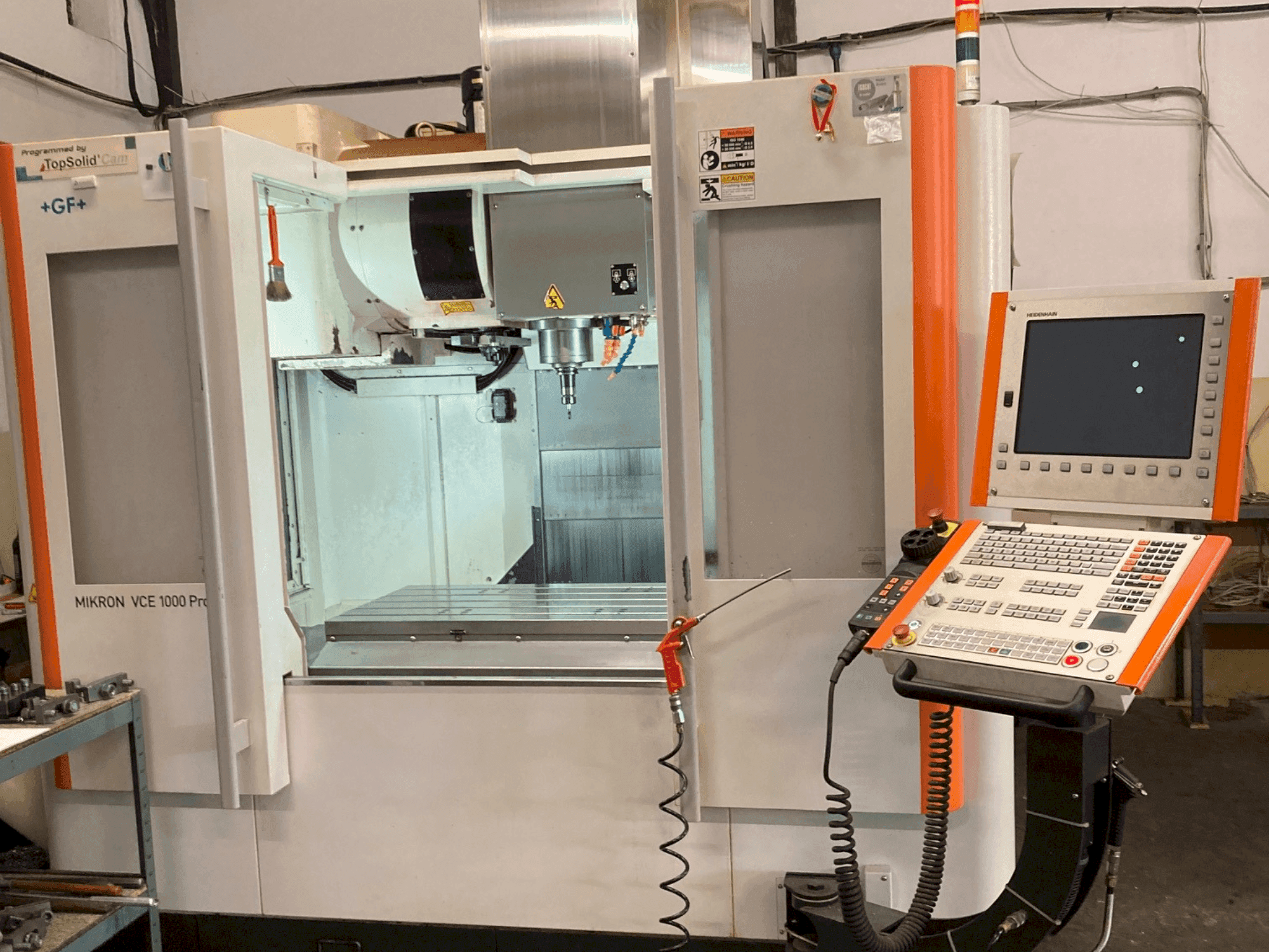 Вид станка +GF+ Mikron VCE 1000 Pro спереди