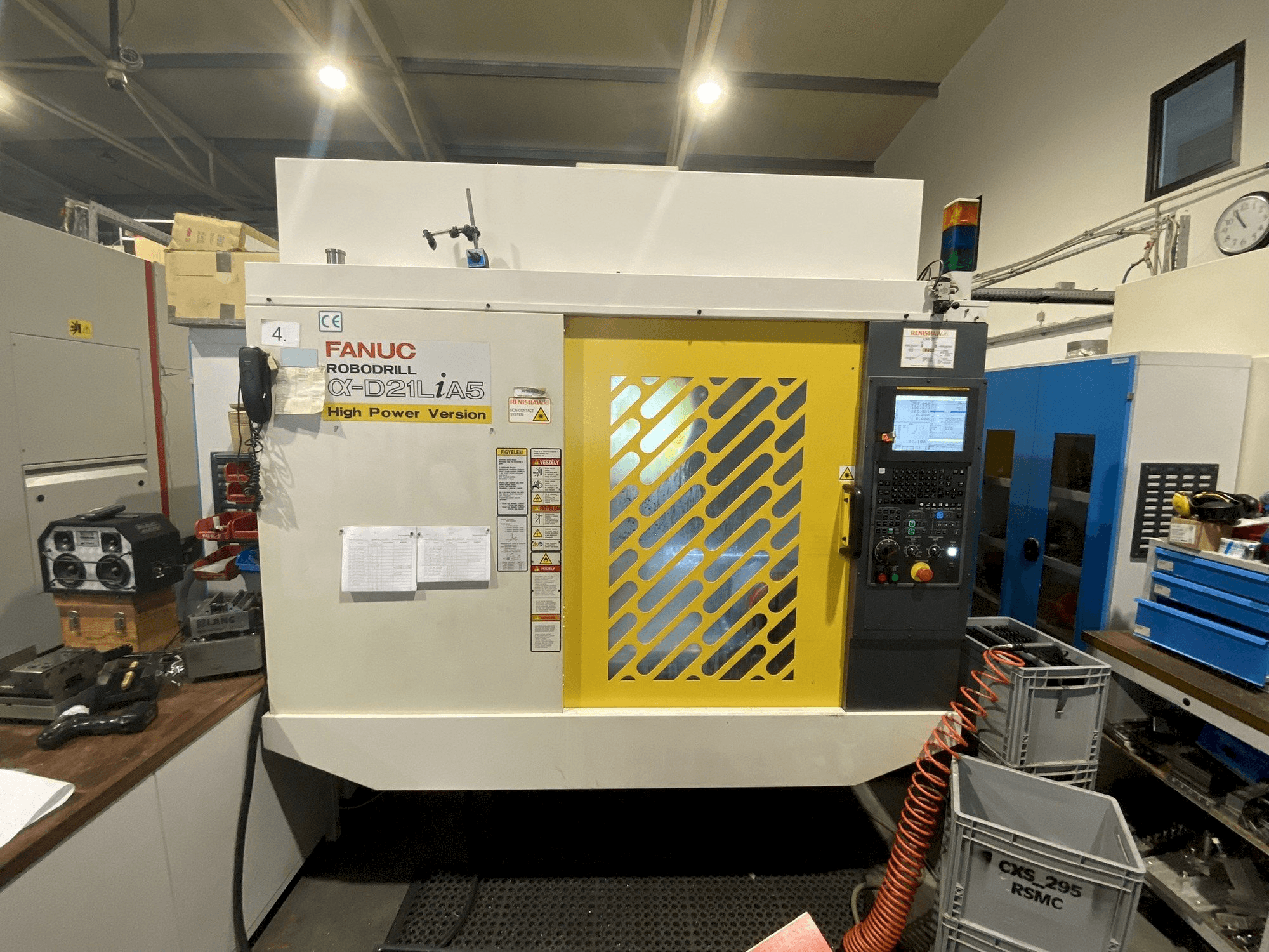 Вид станка FANUC Robodrill Alpha D21LiB5 спереди