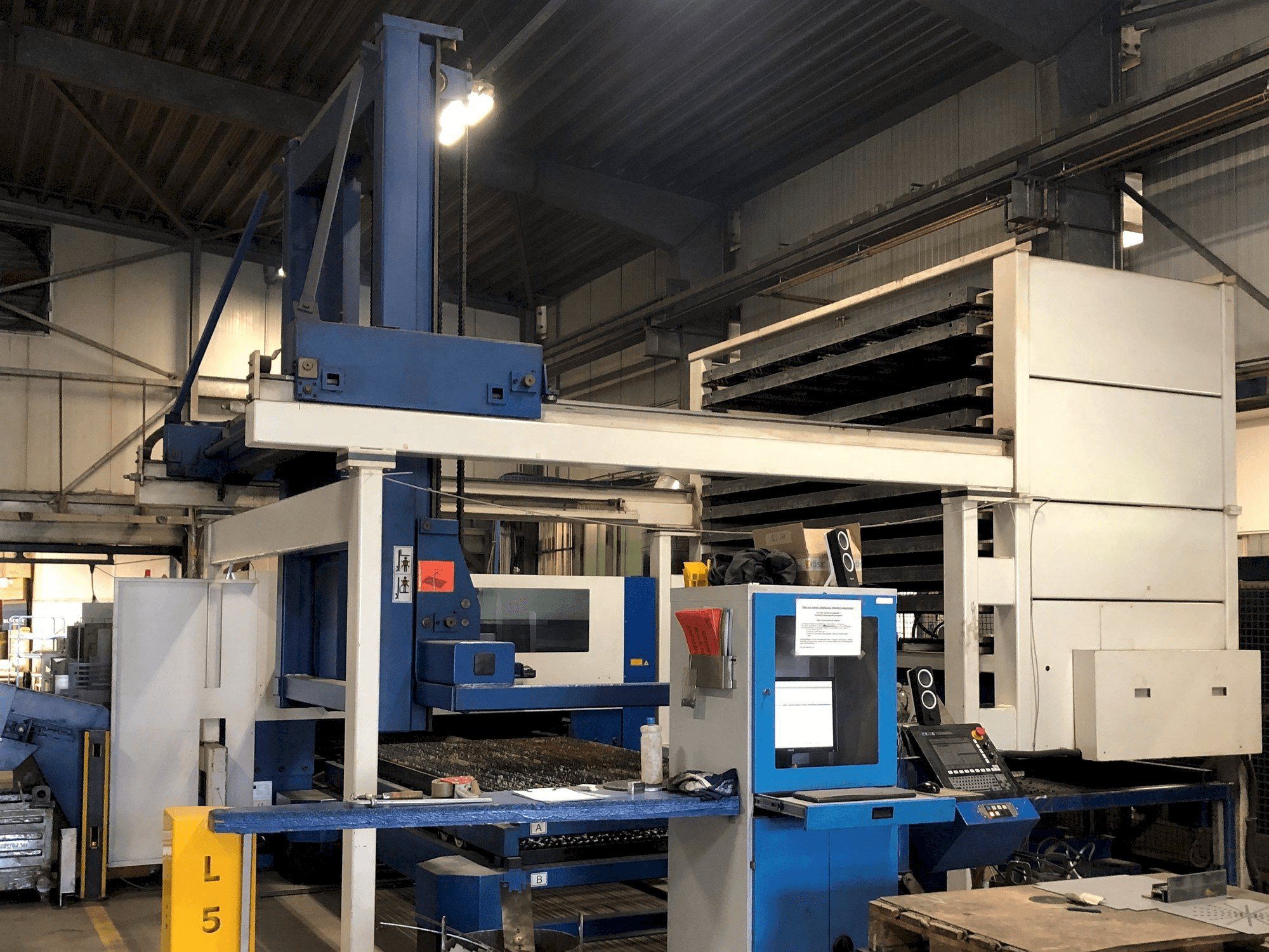 Вид станка Trumpf Trumatic L3050 спереди