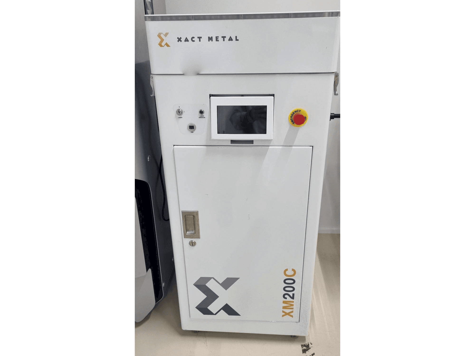 Вид станка XACT METAL XM200C-E спереди