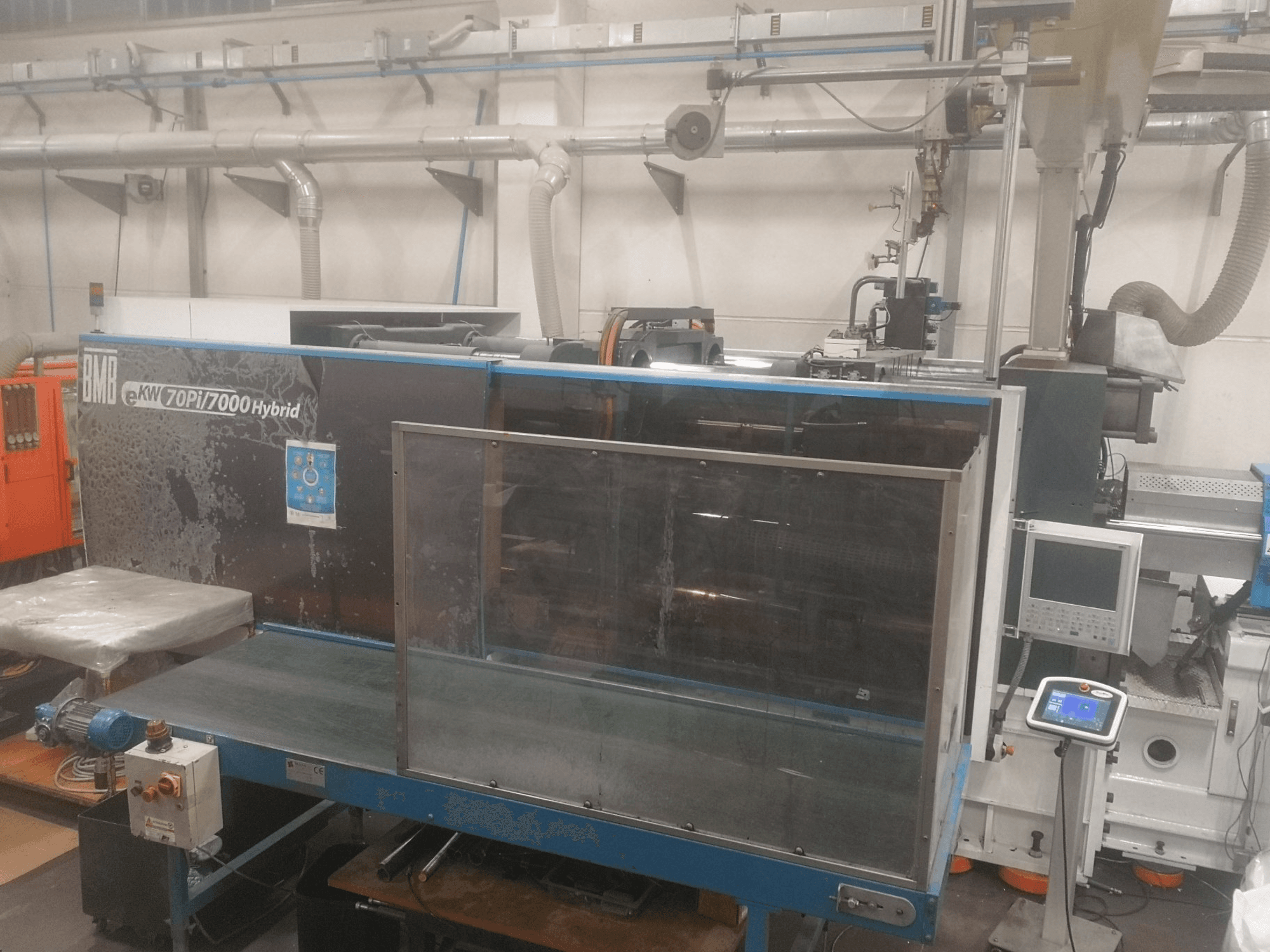 Вид станка BMB Ekw 70pi Hybrid спереди