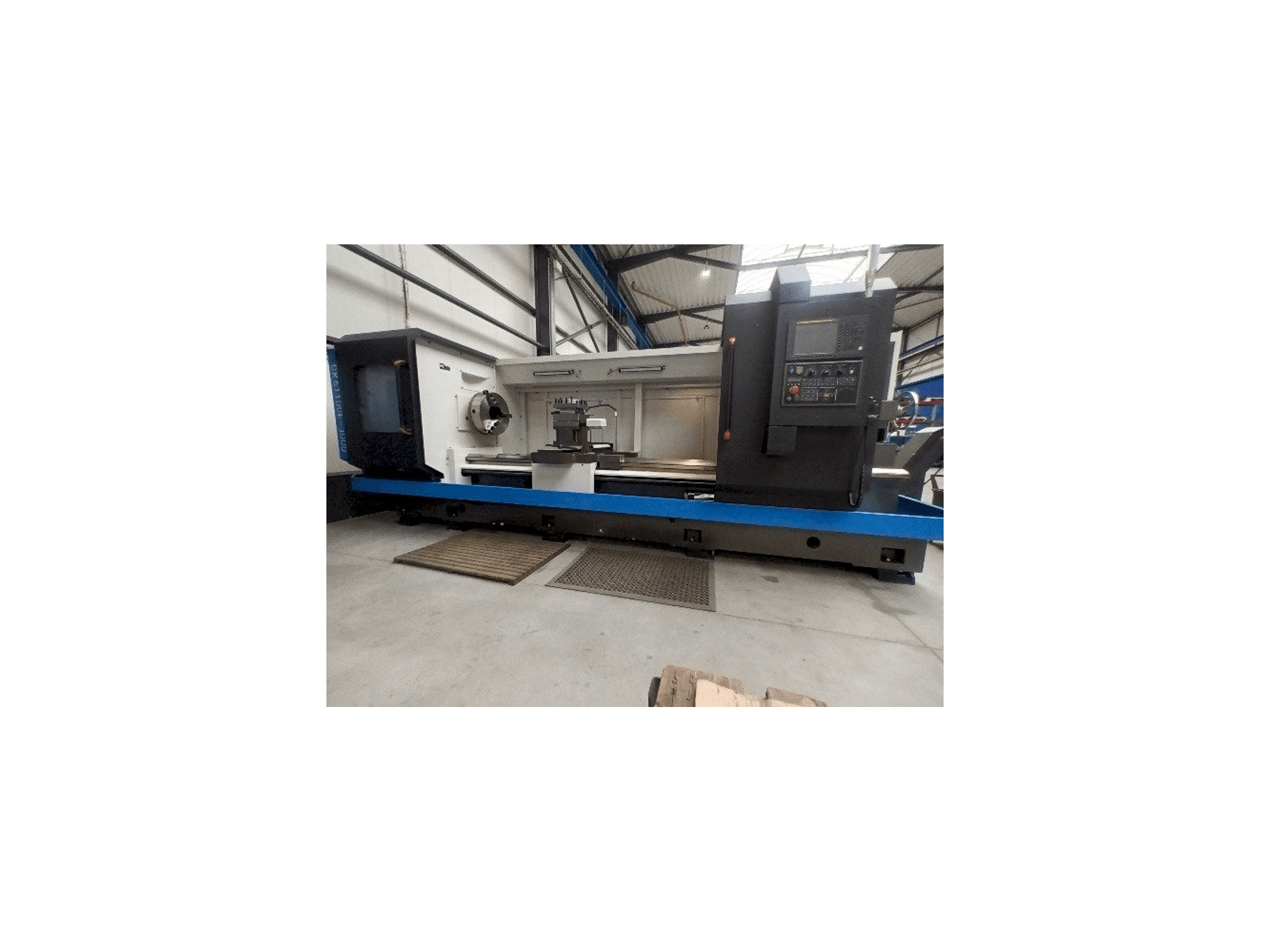 Вид станка Ningbo Oturn CK61100E-3000 спереди