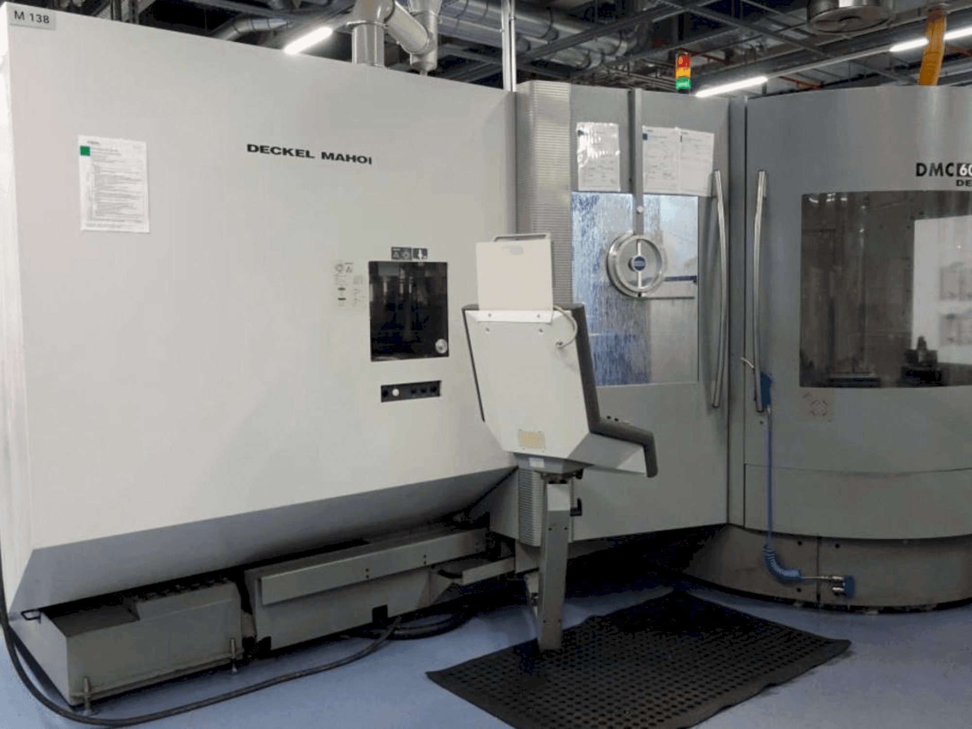 Вид станка DECKEL DMC 60 T RS3 спереди