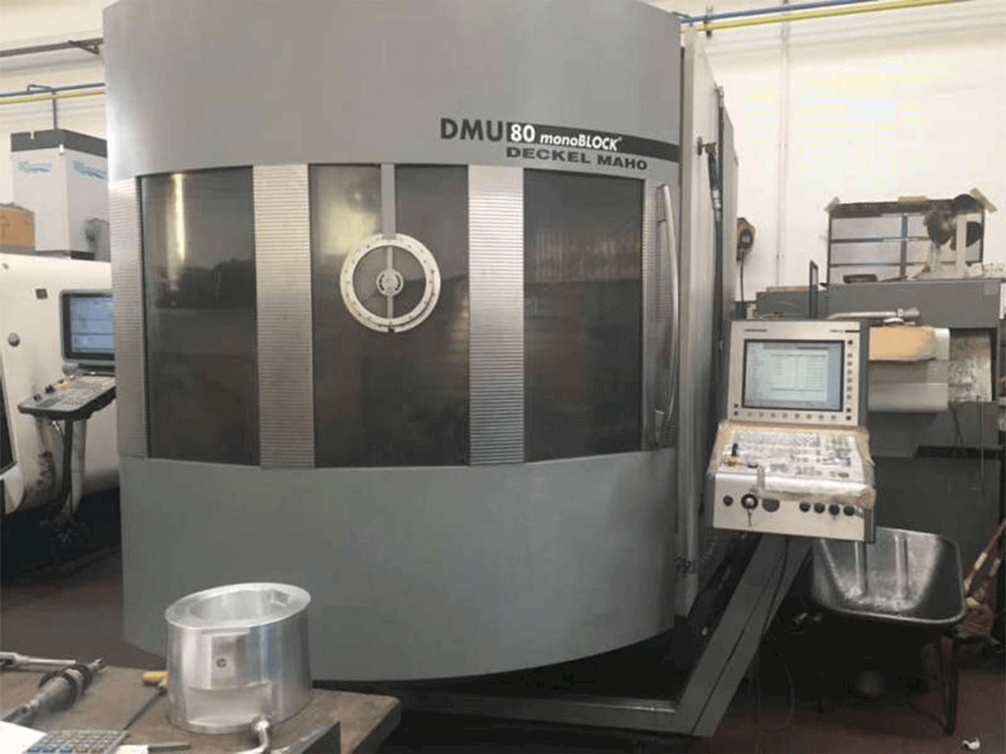 Вид станка DECKEL MAHO DMU 80 monoblock спереди
