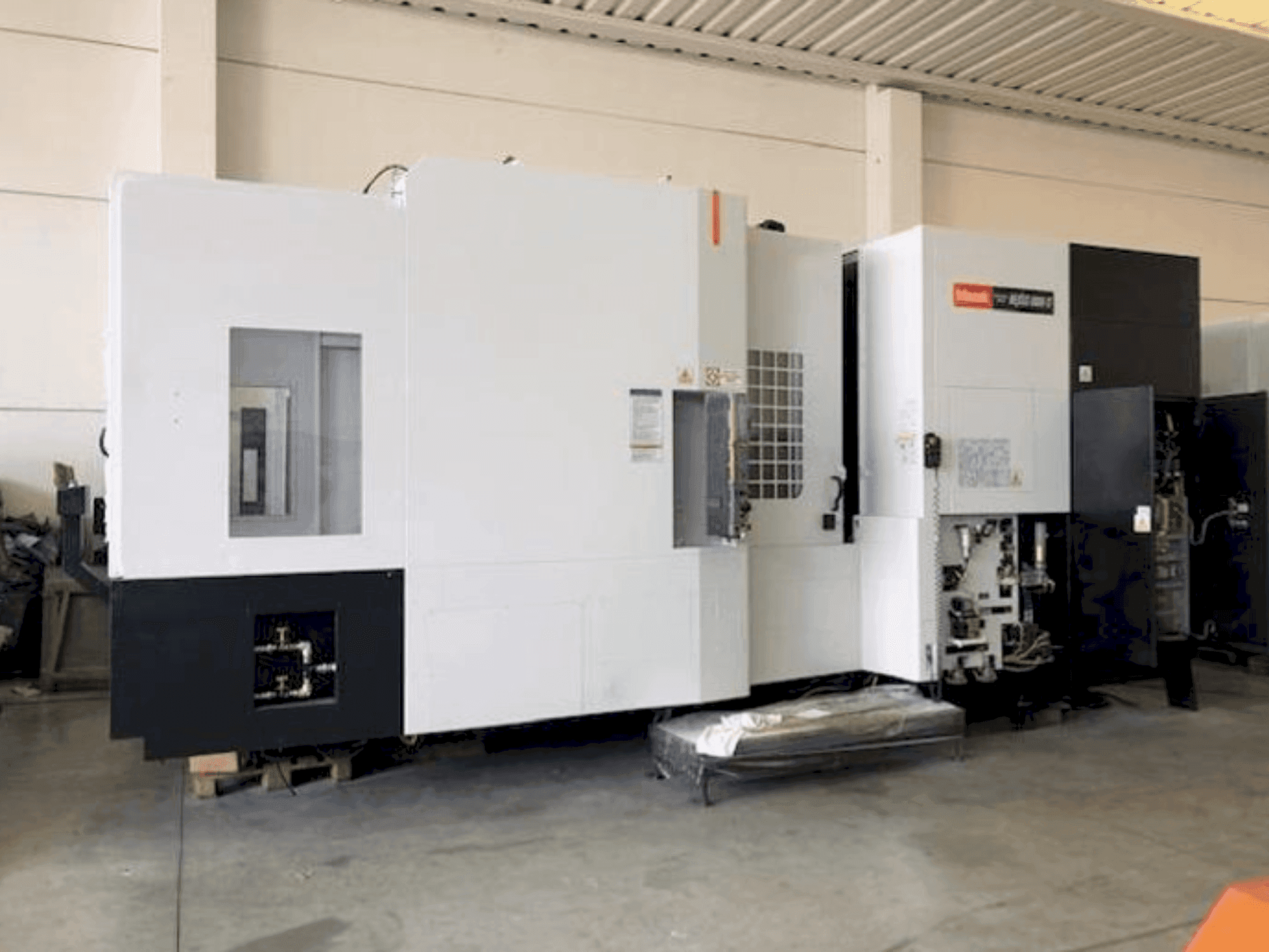 Вид станка Mazak HCN-8800 спереди