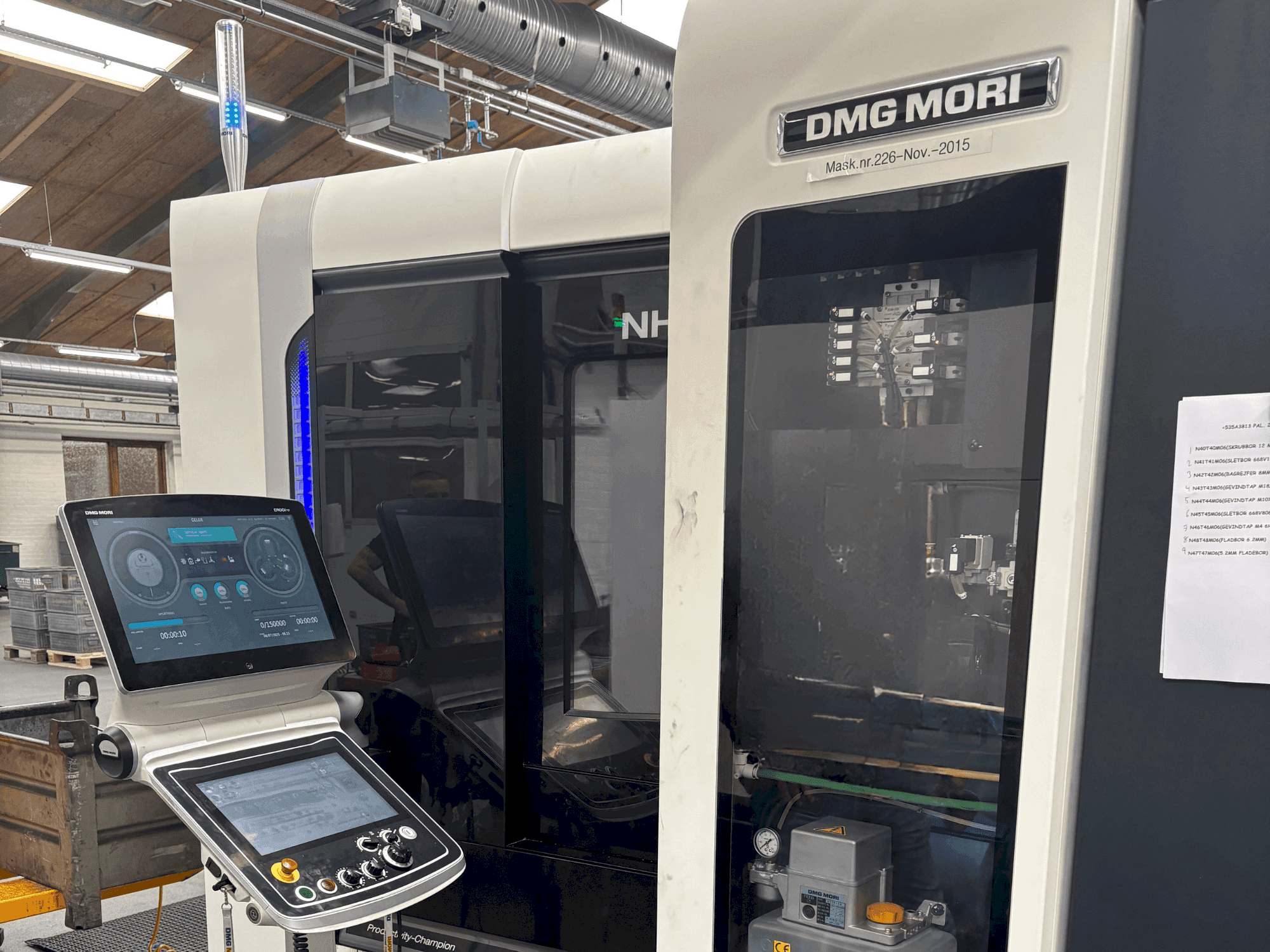 Вид станка DMG MORI NHX 4000 спереди