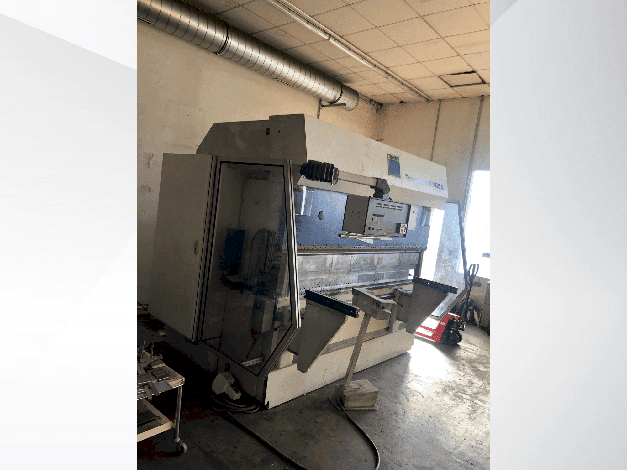 Вид станка TRUMPF TrumaBend V85S спереди