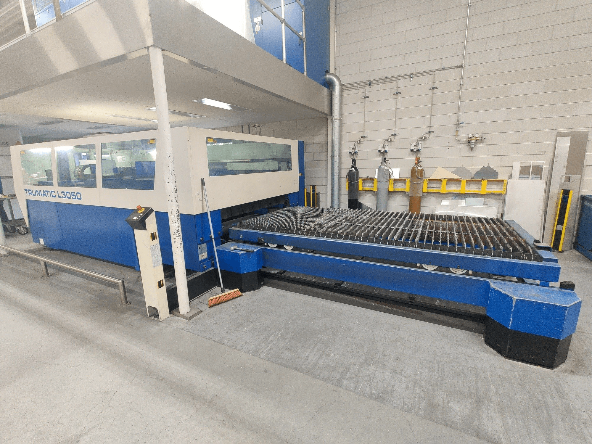 Вид станка Trumpf Trumatic L3050 спереди