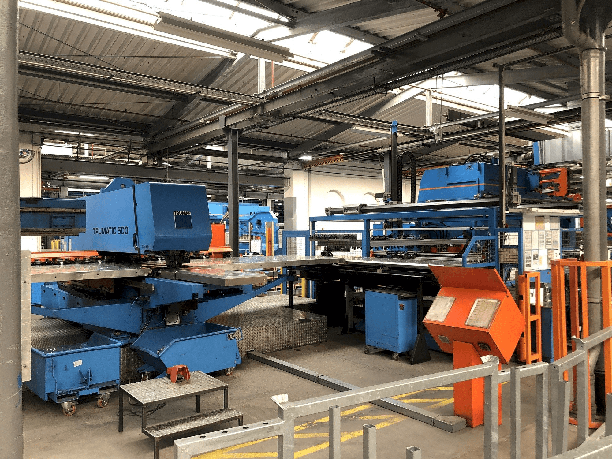 Вид станка Trumpf TC 500 спереди