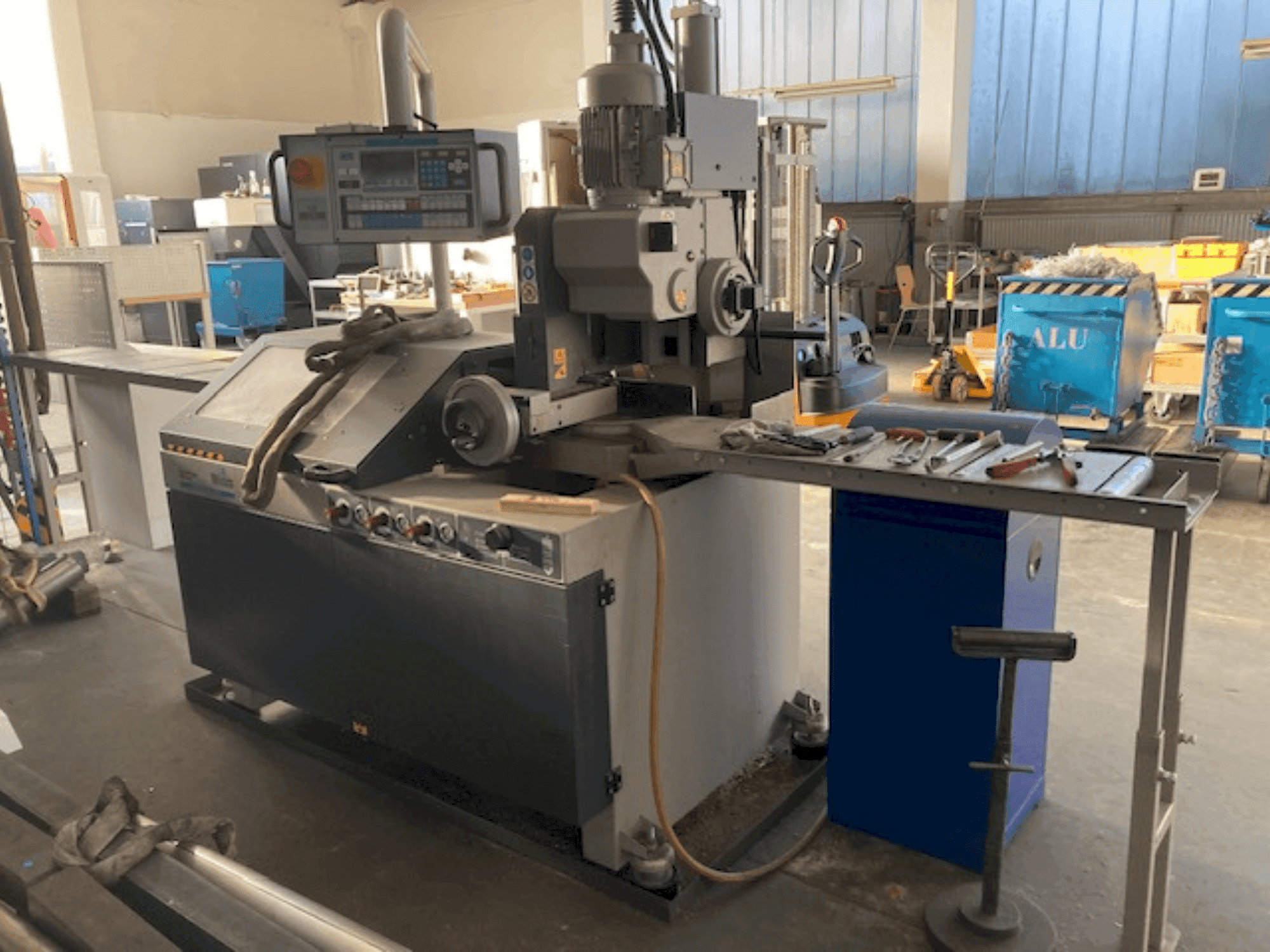 Вид станка BERG & SCHMID VKS 370 VA спереди