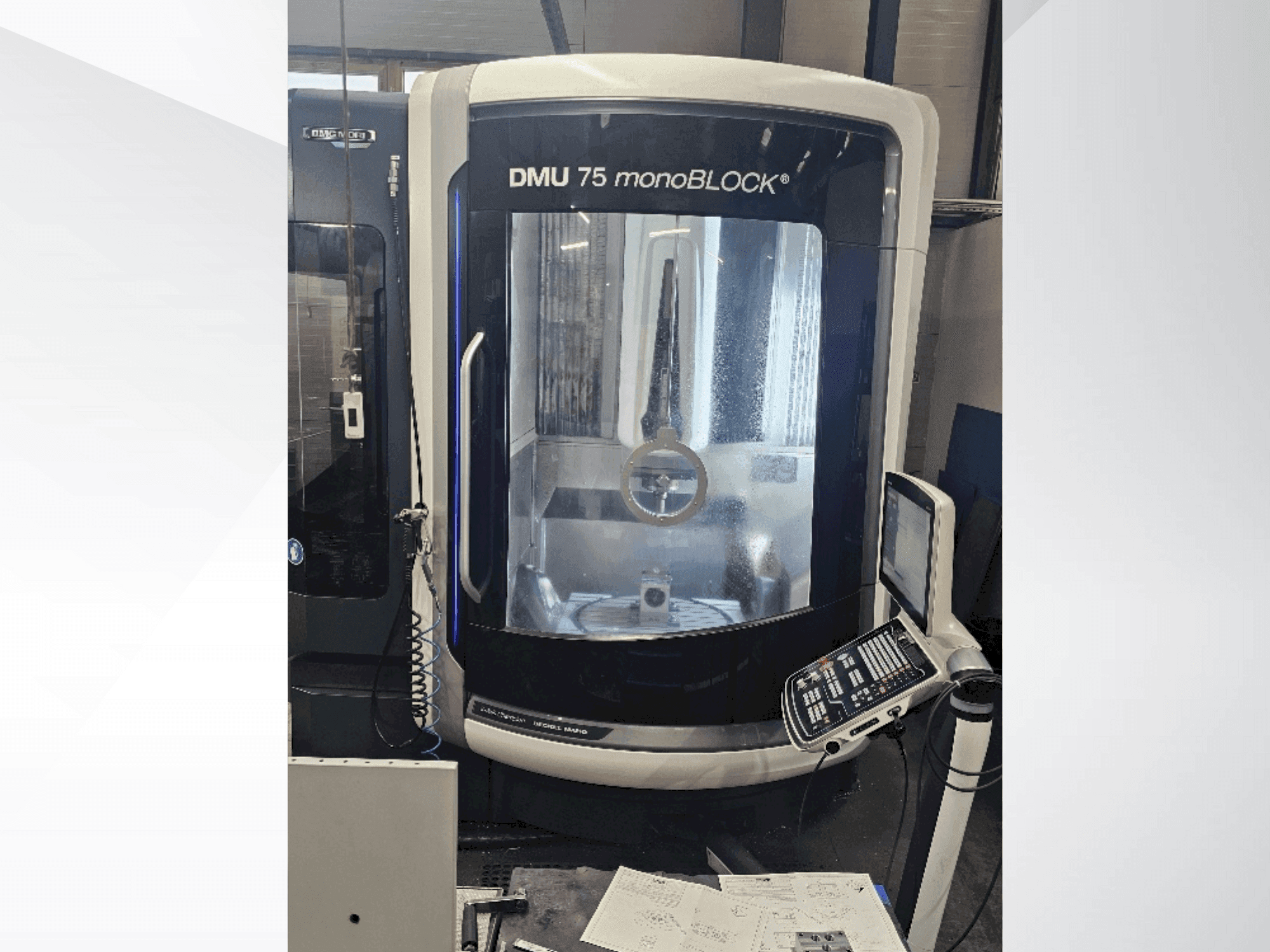 Вид станка DMG MORI DMU 75 monoBlock спереди