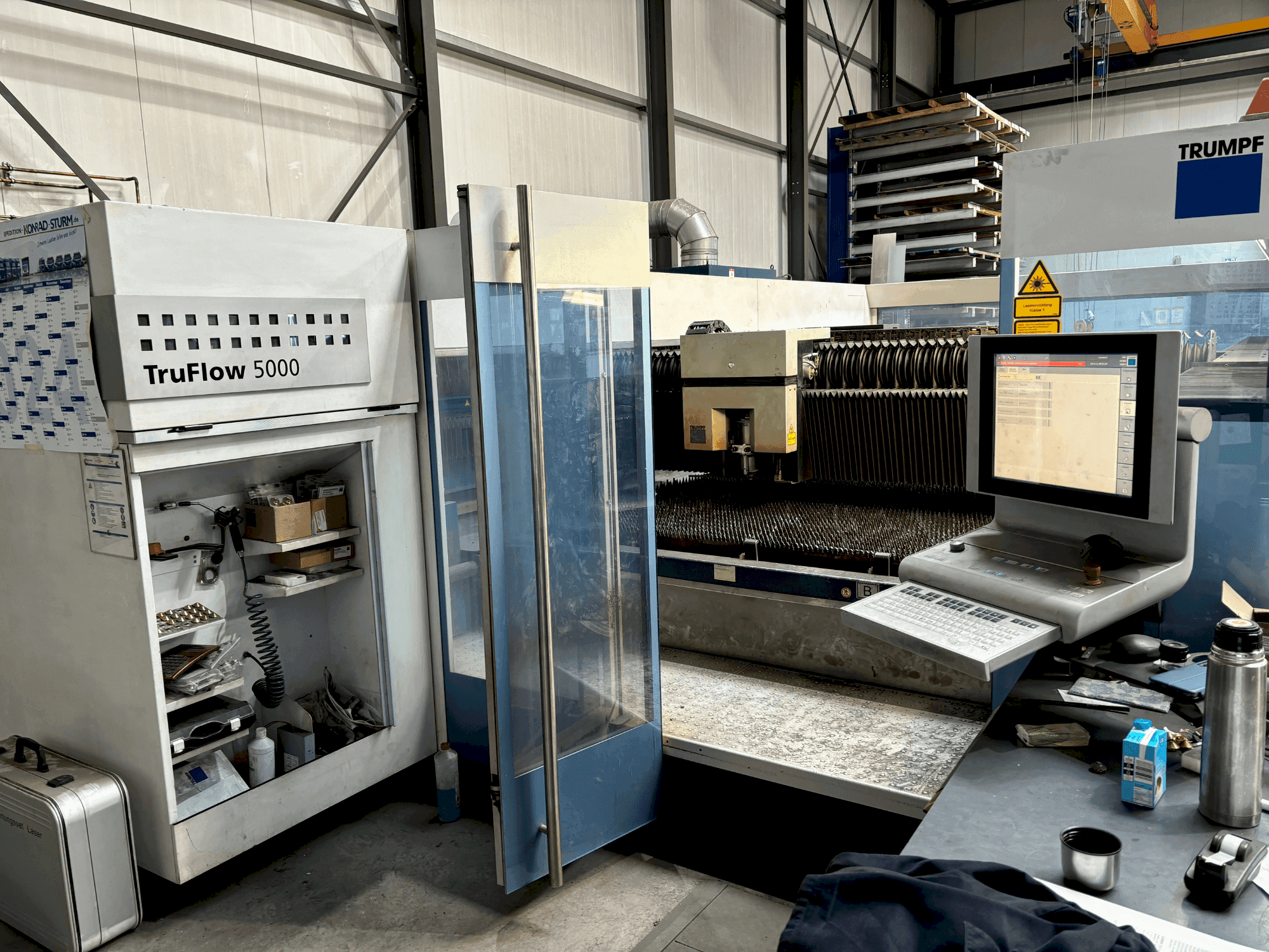 Вид станка TRUMPF TruLaser 3040 спереди