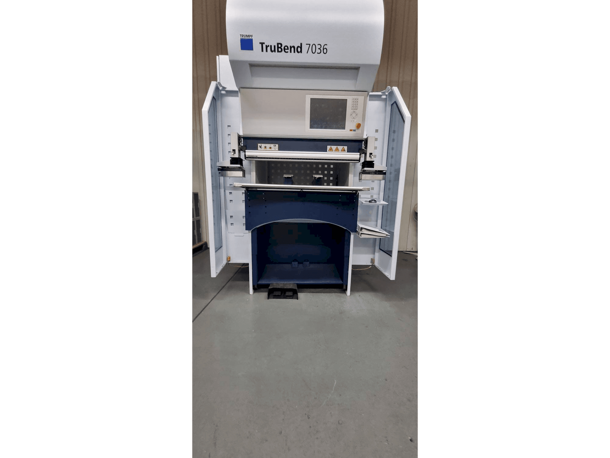 Вид станка TRUMPF TruBend 7036 спереди