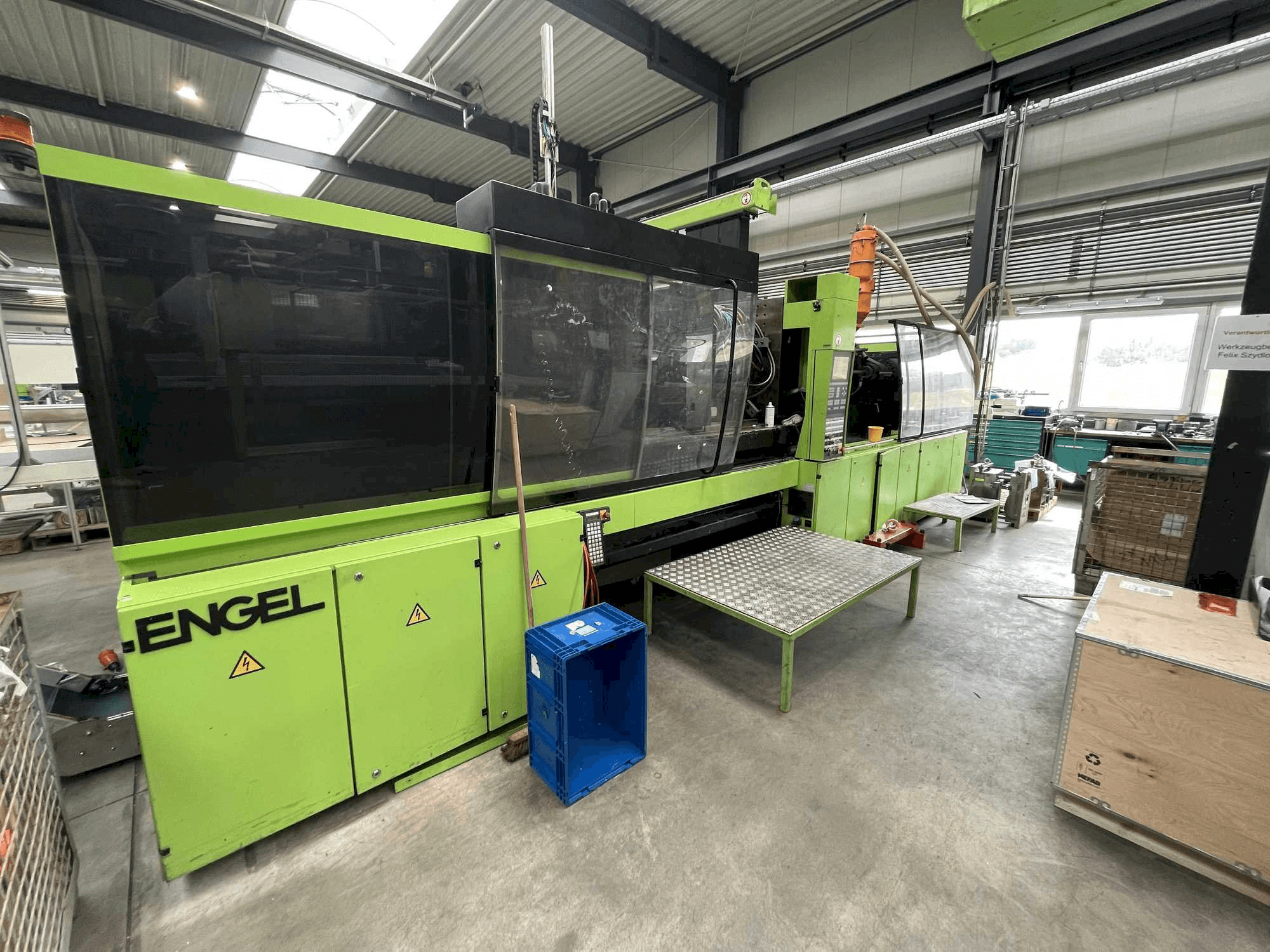 Вид станка Engel ES 2550/400 HL-V спереди