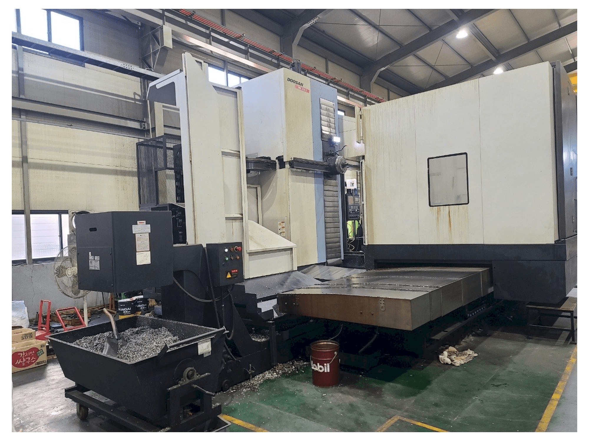 Вид станка Doosan DBC250II спереди