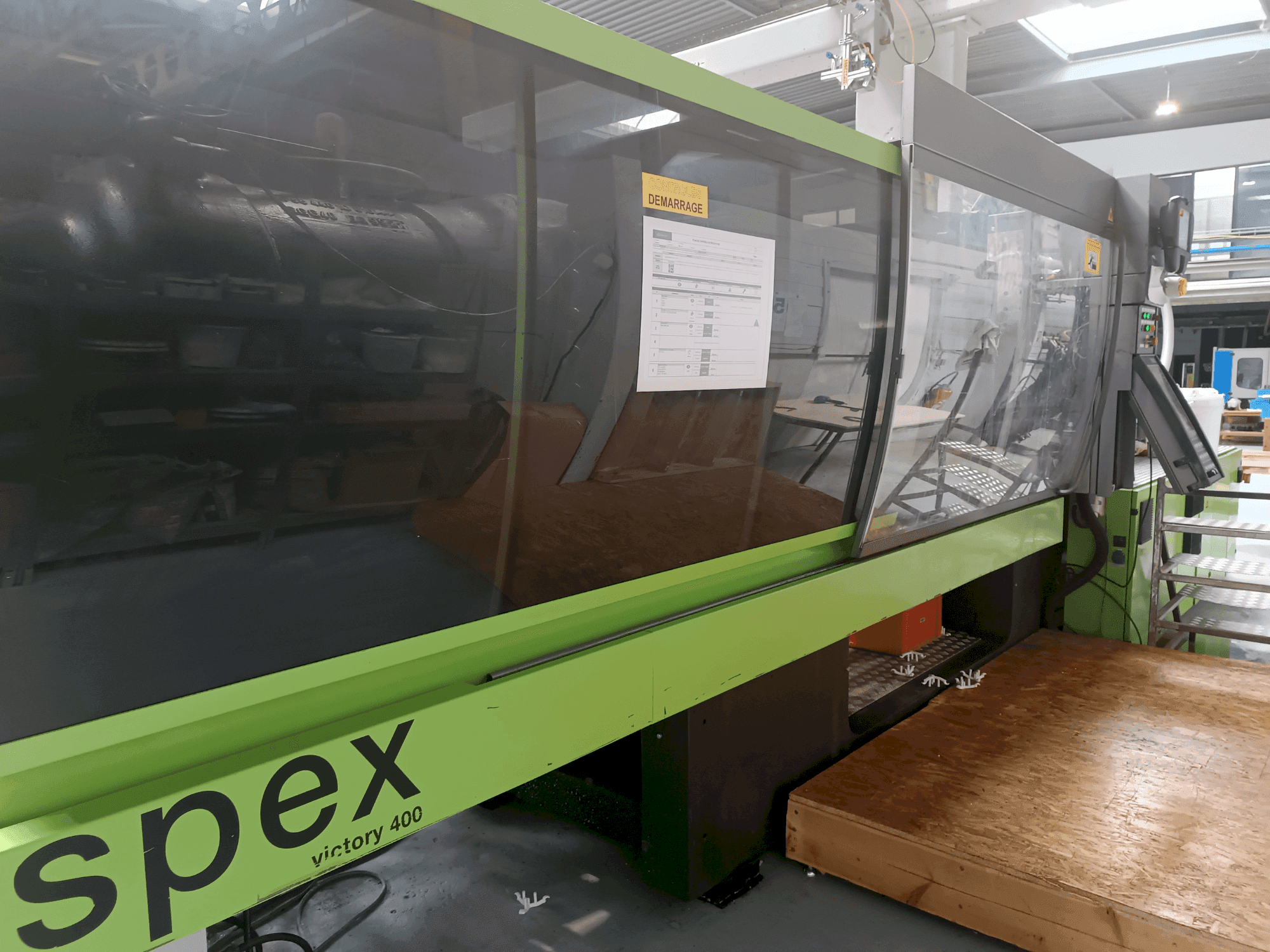 Вид станка Engel Victory 1350 400HL Spex спереди