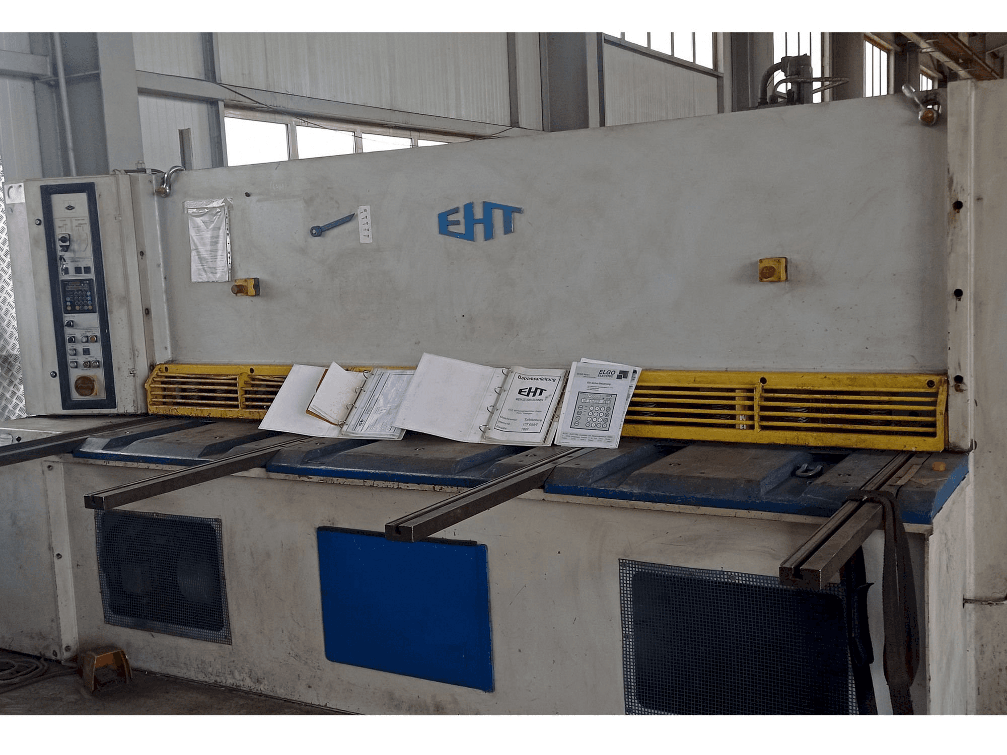 Вид станка EHT Ecocut 10-31 спереди