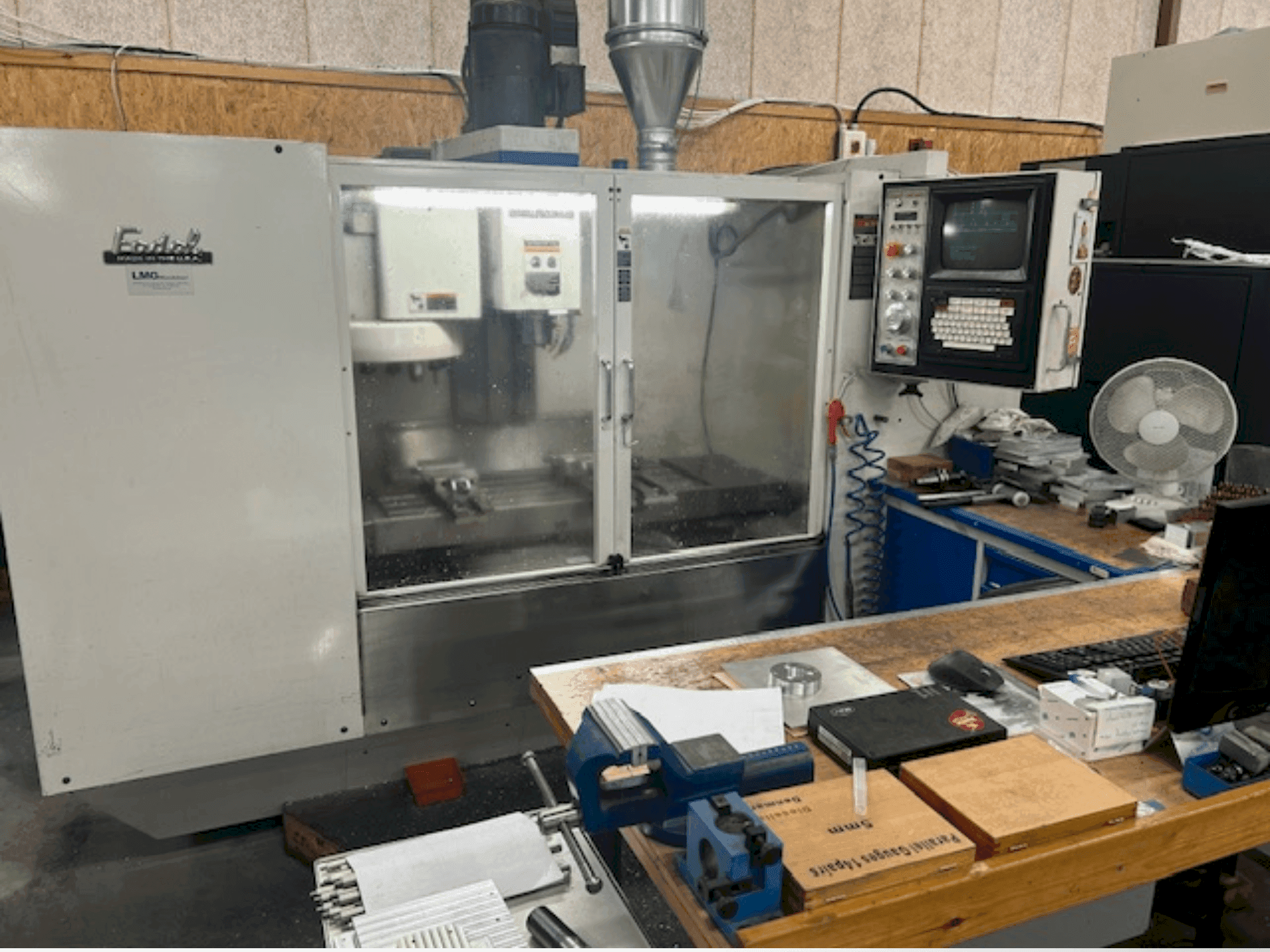 Вид станка FADAL 906-1 спереди