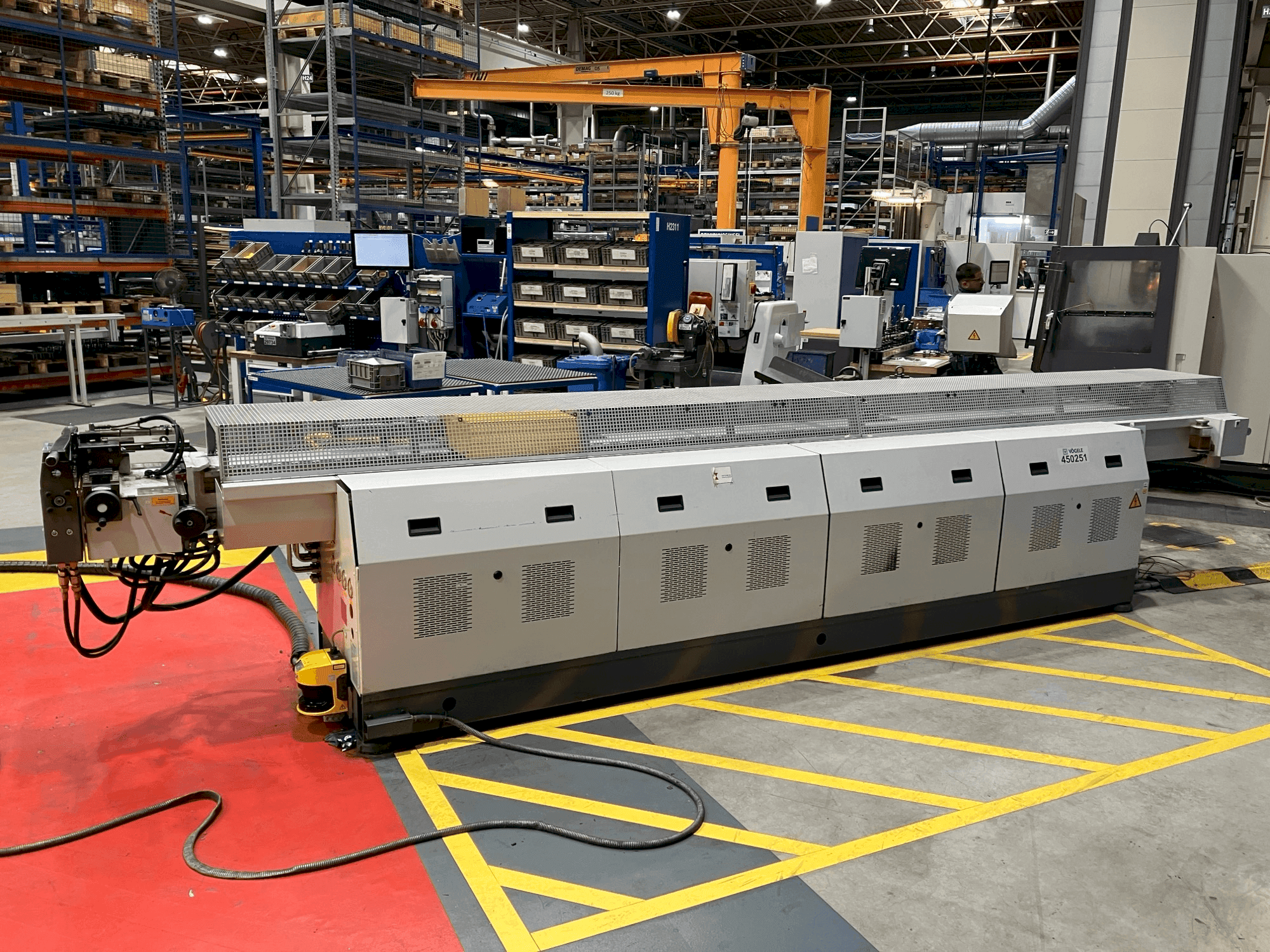 Вид станка TRACTO-TECHNIK Tubotron 30 CNC спереди