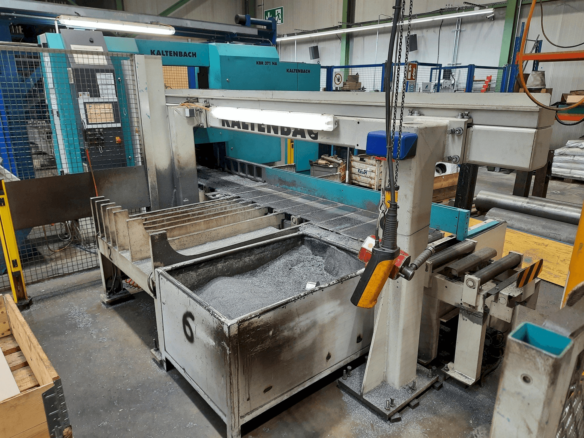 Вид станка KALTENBACH KBR 371 NA спереди