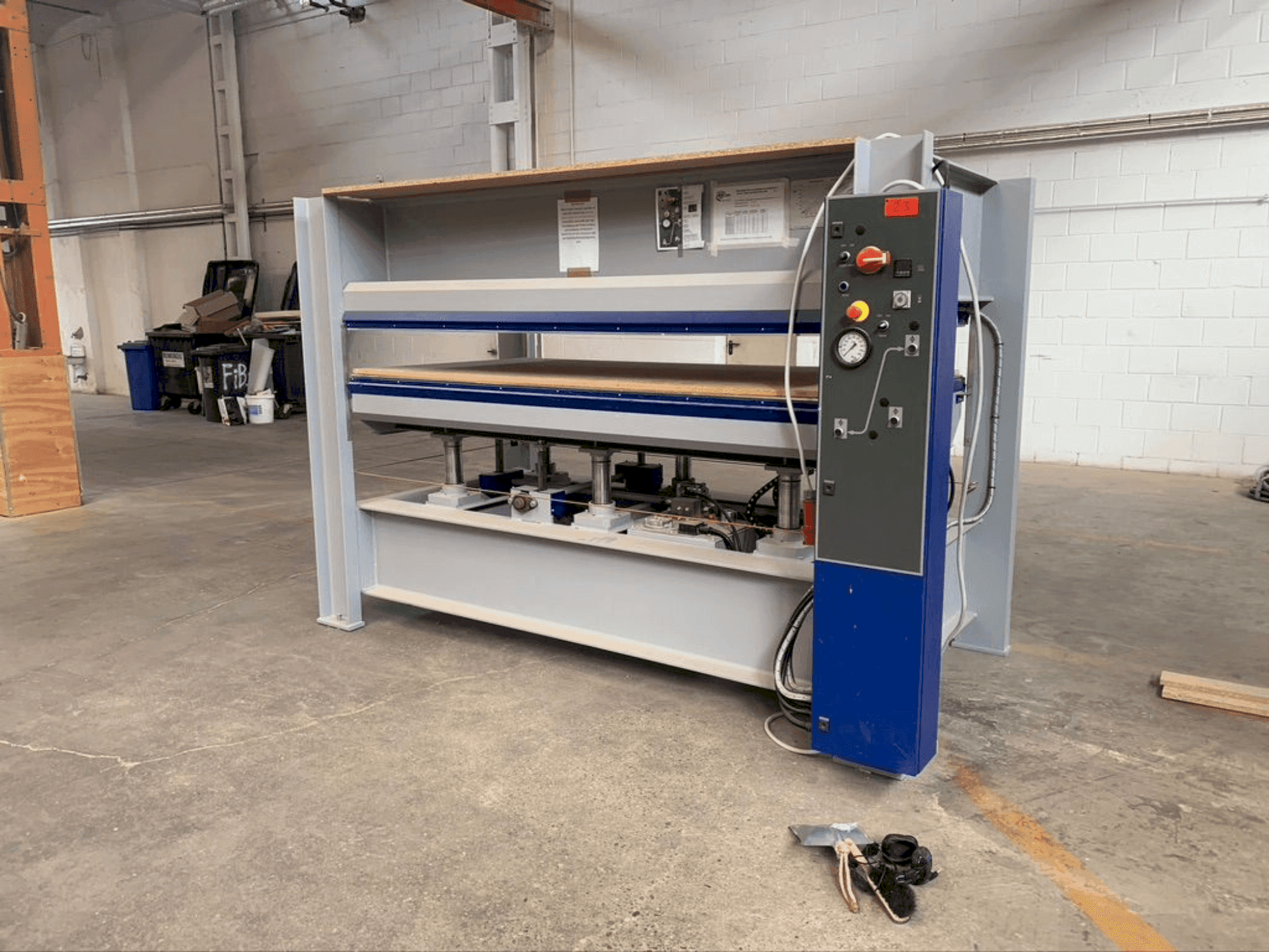 Вид станка FORMAT4 HVP Typ 4 спереди