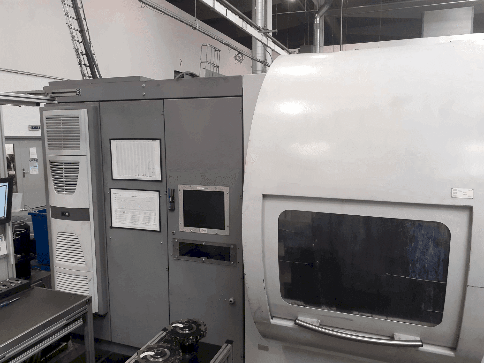 Вид станка DECKEL MAHO DMC 80 H спереди