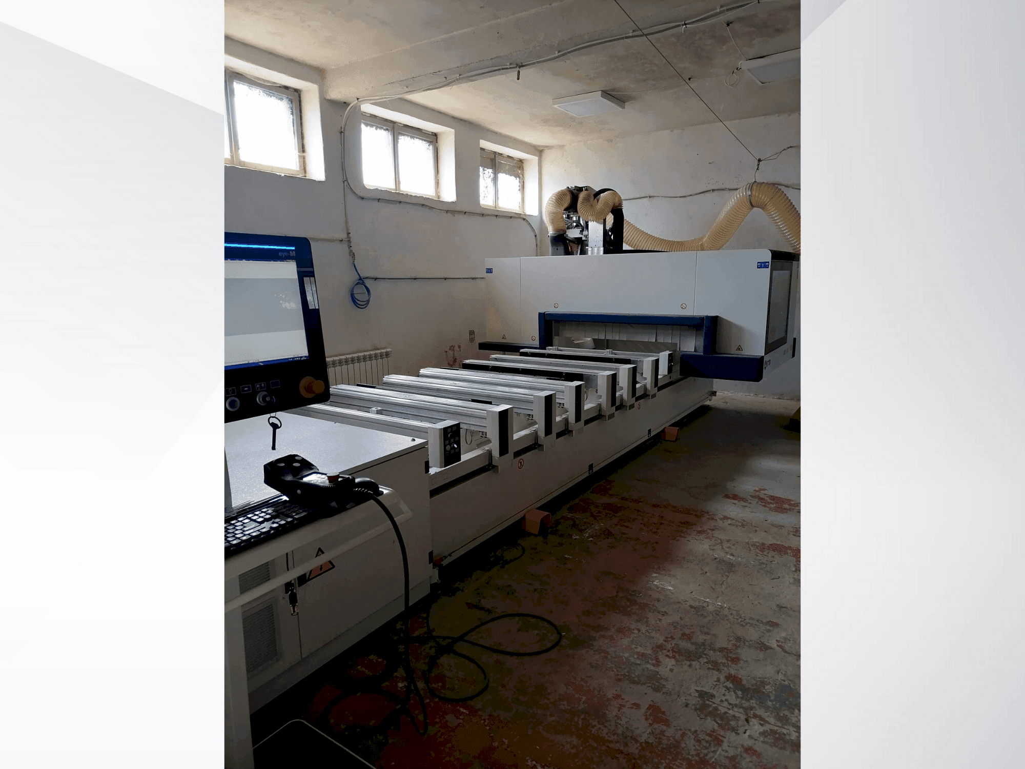 Вид станка SCM Morbidelli M100 спереди