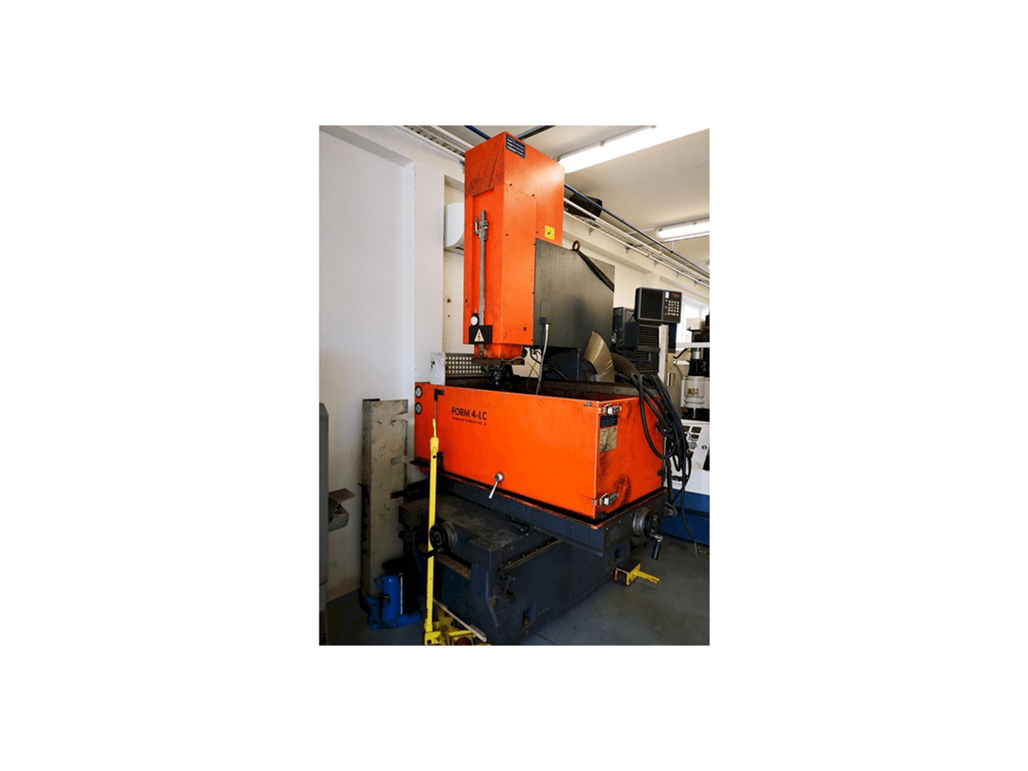 Вид станка CHARMILLES Form 4-LC спереди