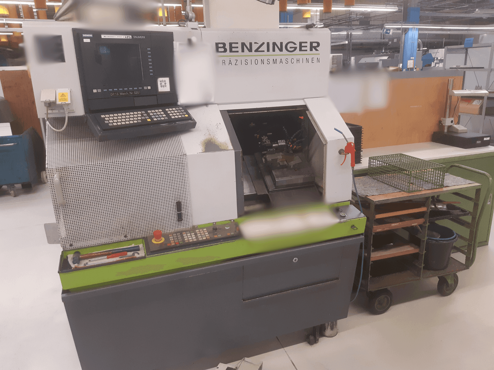 Вид станка Benzinger TNC-L спереди