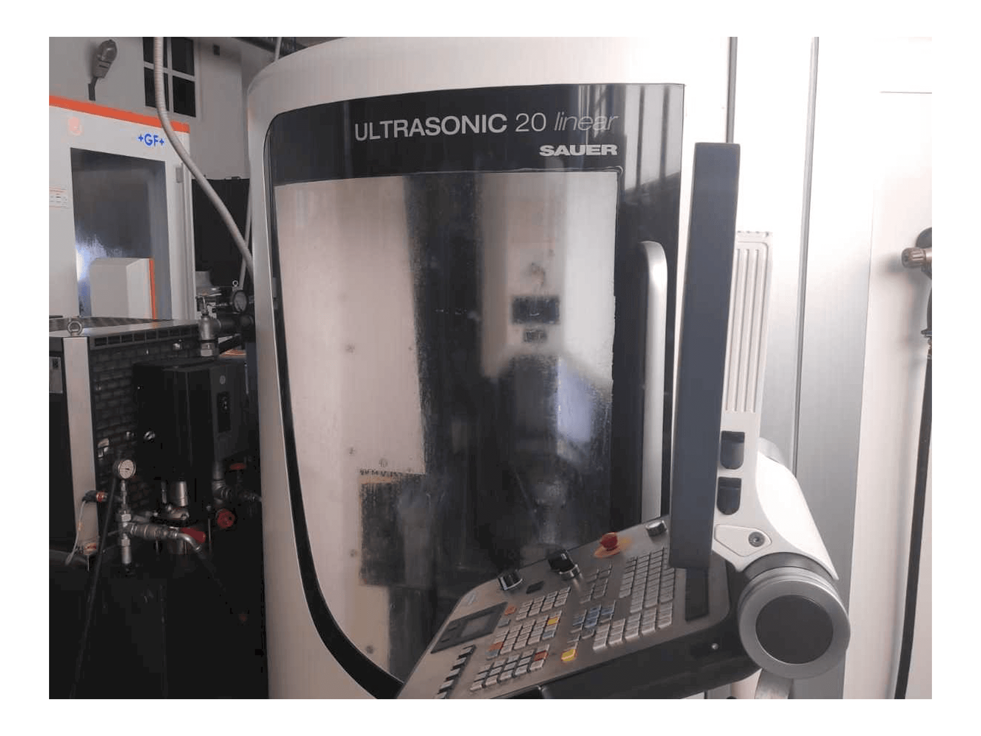 Front view of DMG MORI UltraSonic 20 Linear machine