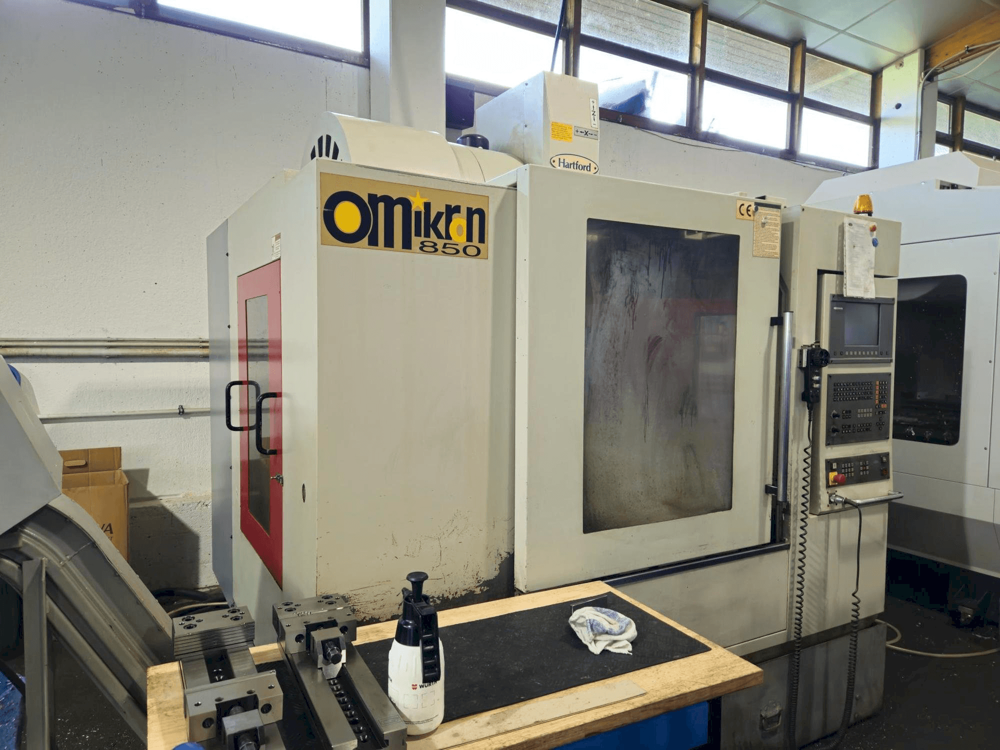 Вид станка Hartford VMC 850AP спереди