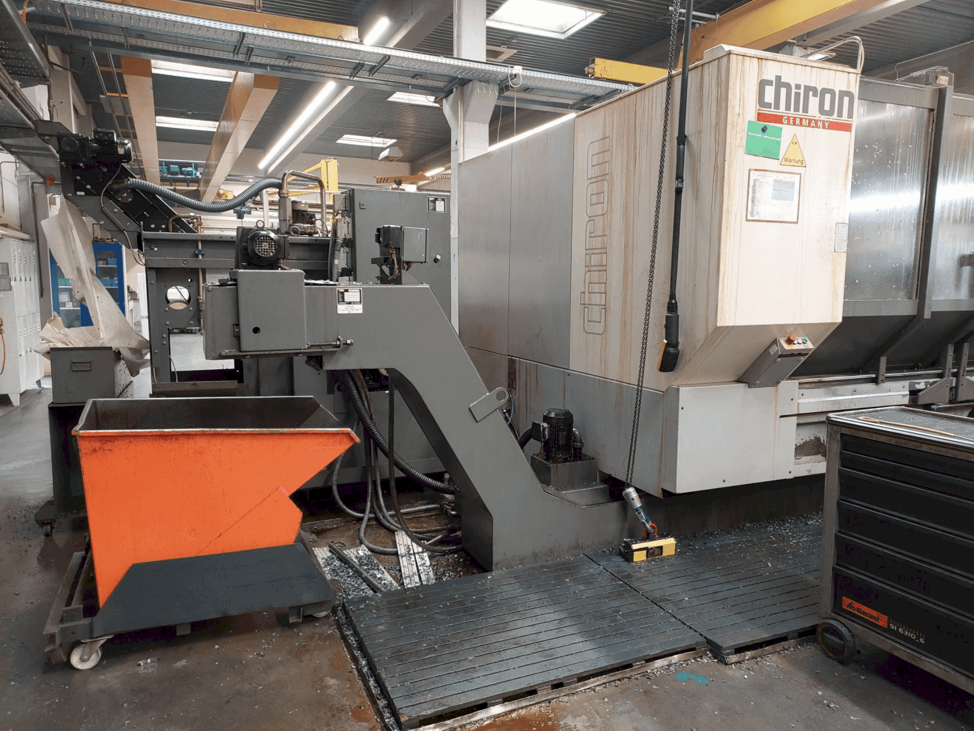 Вид станка CHIRON FZ 18 L спереди