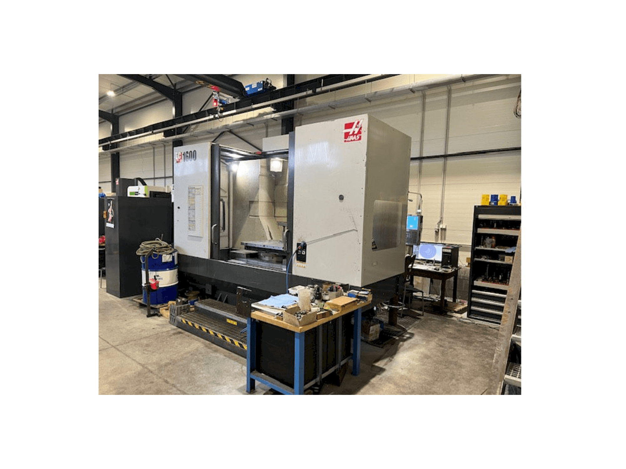 Вид станка HAAS EC-1600 спереди