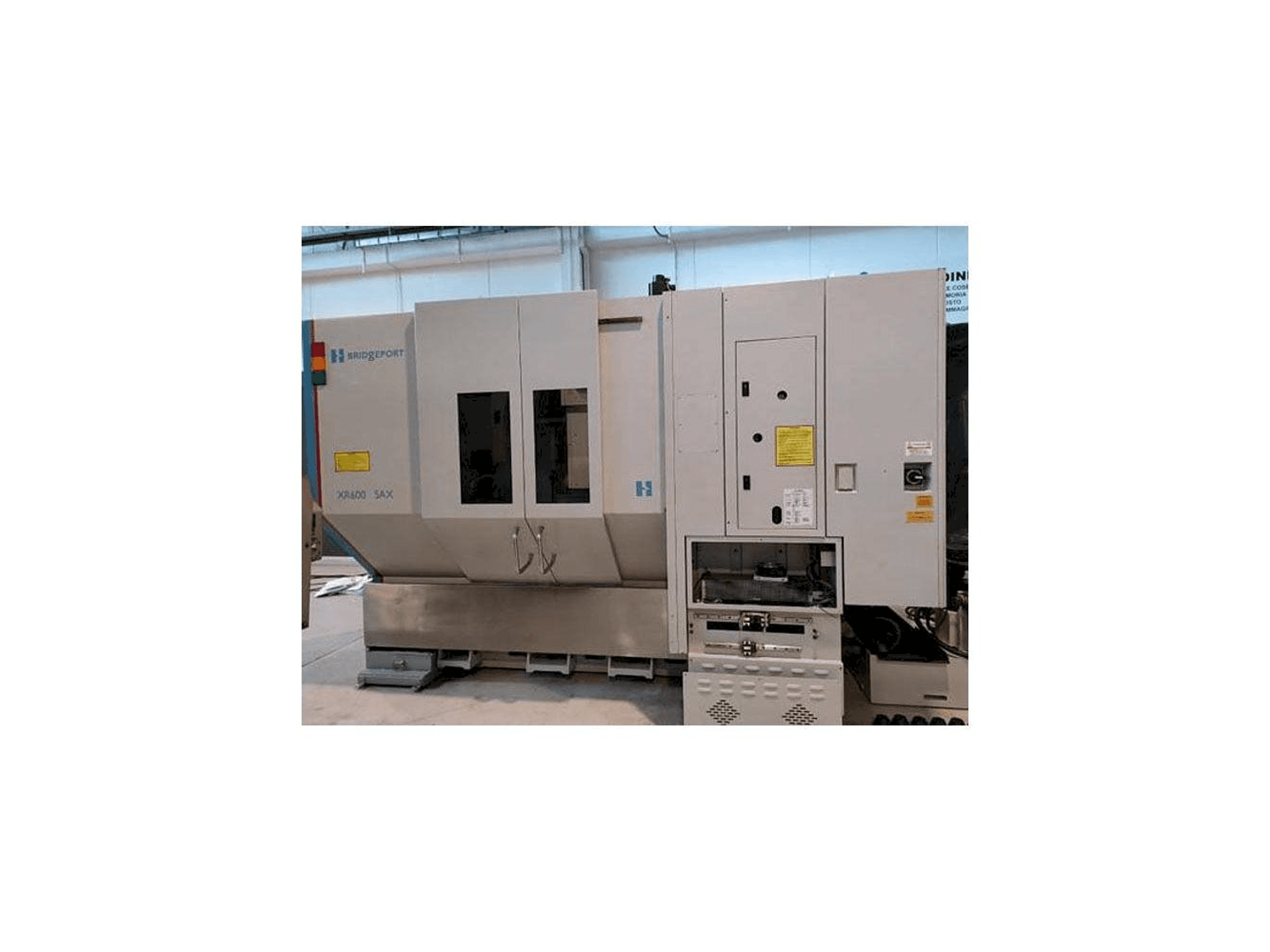 Вид станка HARDINGE XR 600 5AX спереди