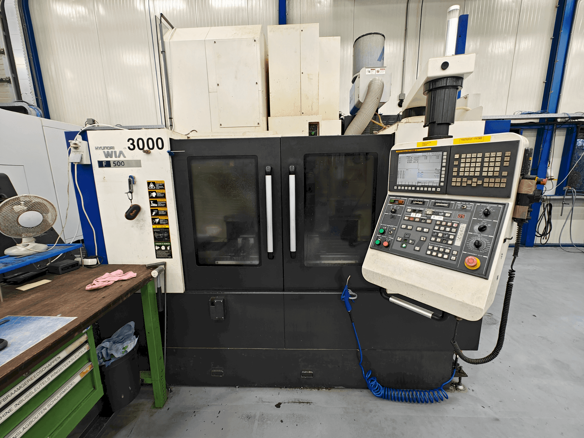 Вид станка Hyundai Wia F500 спереди