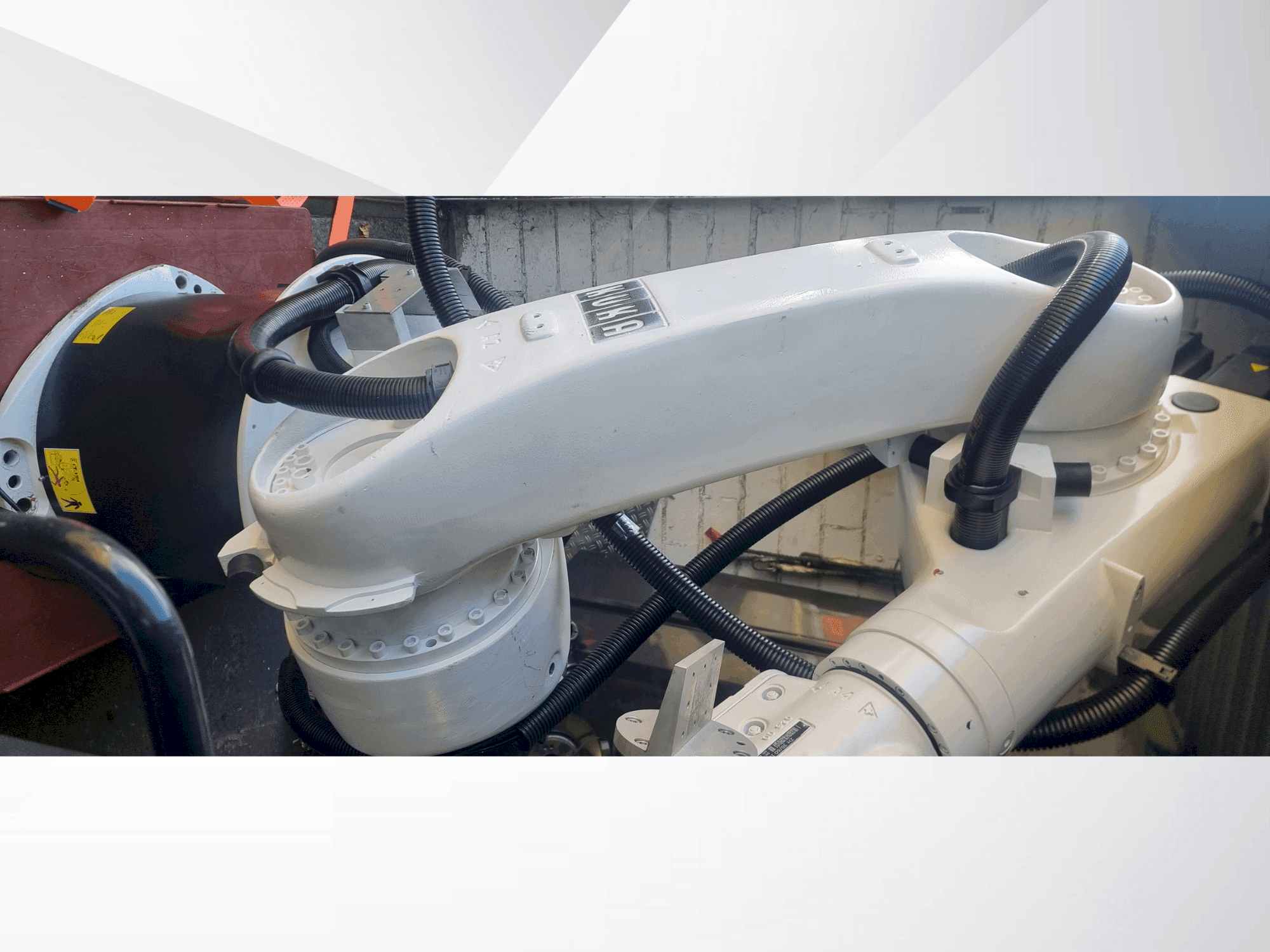 Вид станка KUKA Kr30-3 спереди