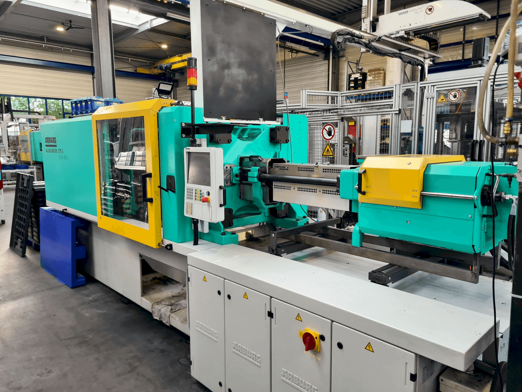 Вид станка Arburg Allrounder 570S 1600-400 спереди