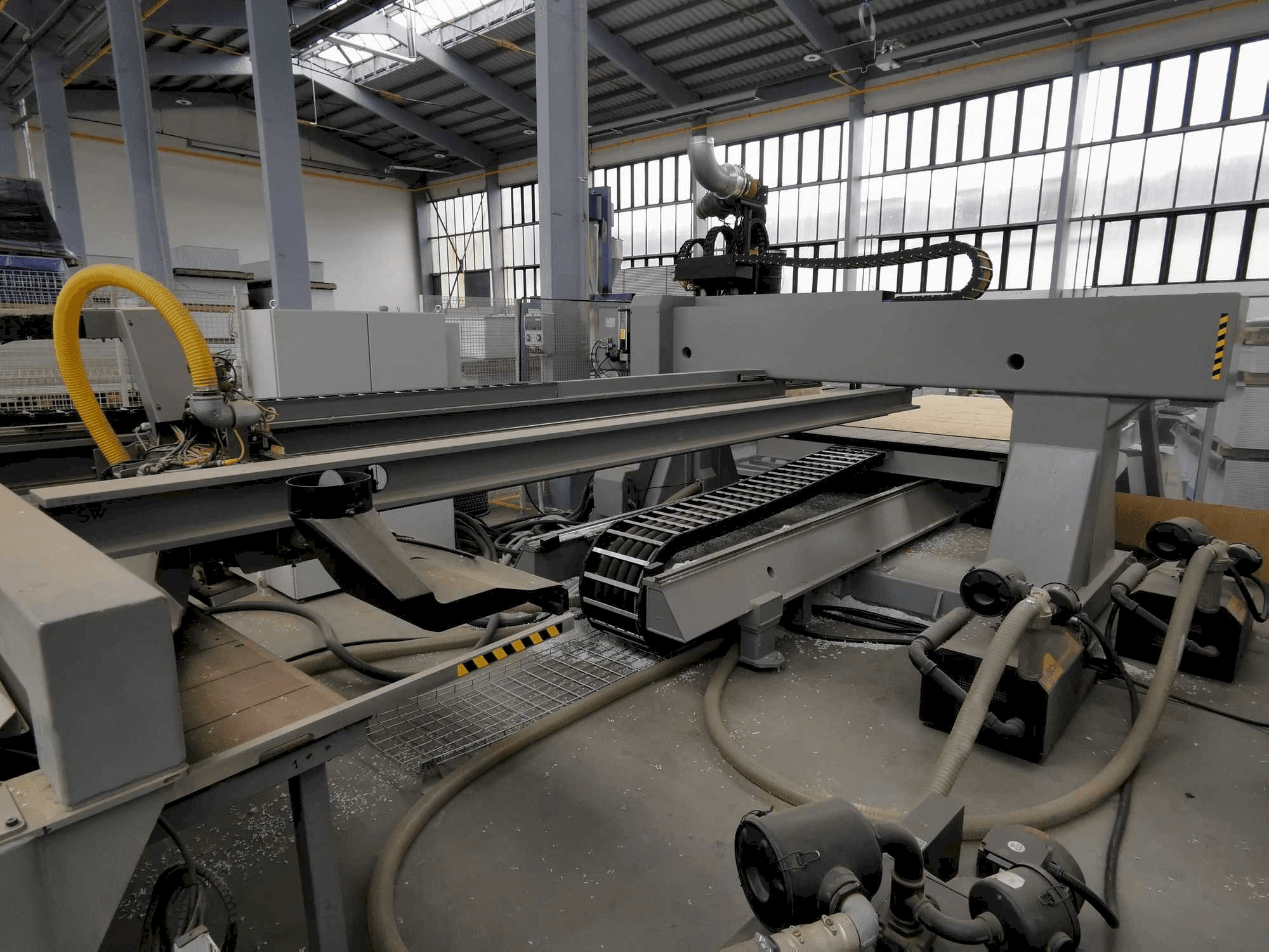 Вид станка BIESSE EXCEL NBC 712 X1-S спереди