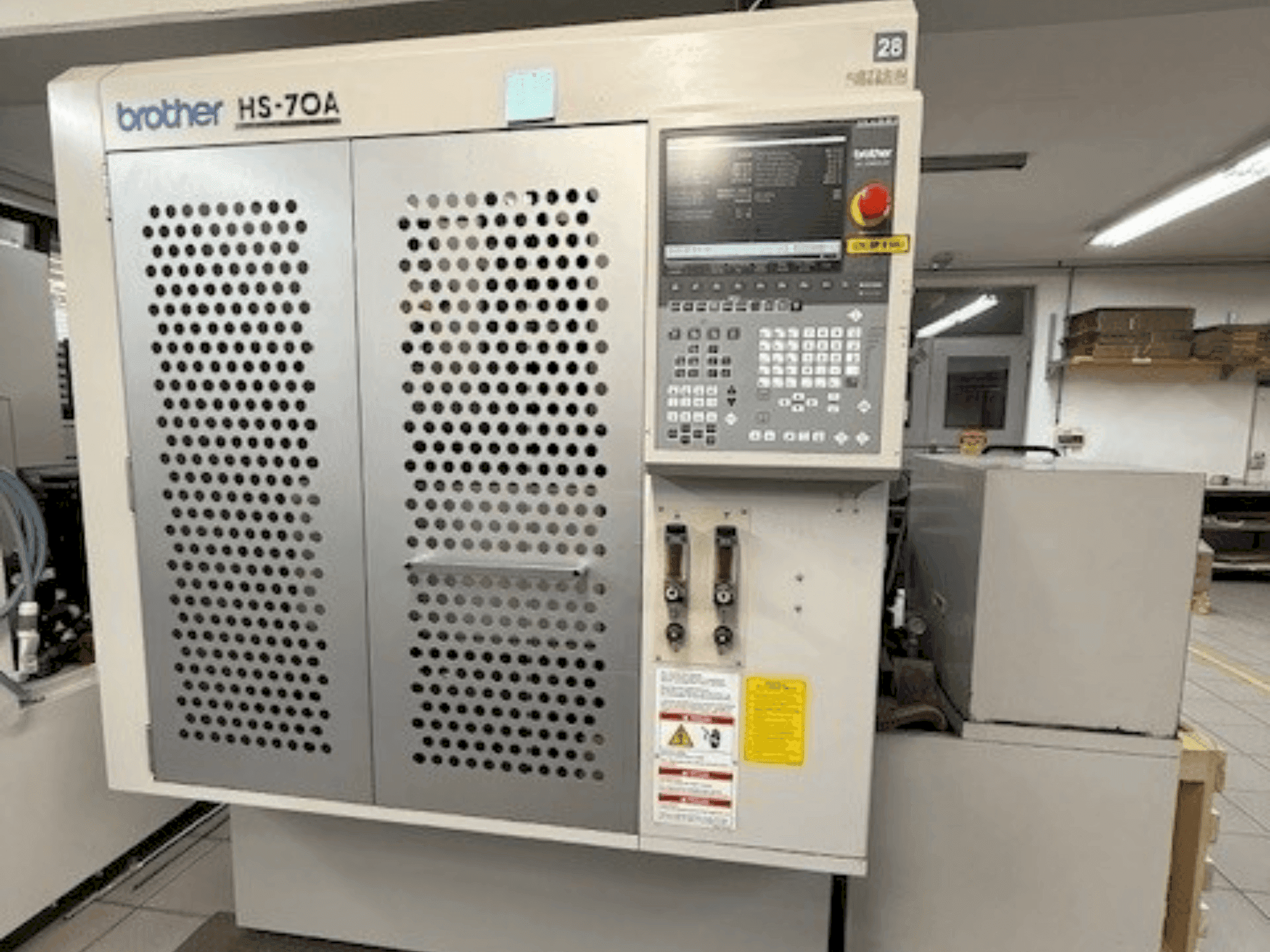 Вид станка Brother HS-70A спереди