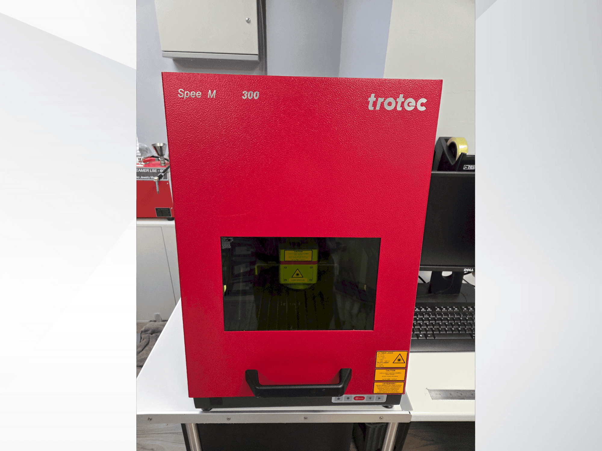 Вид станка Trotec Speed marker 300 спереди