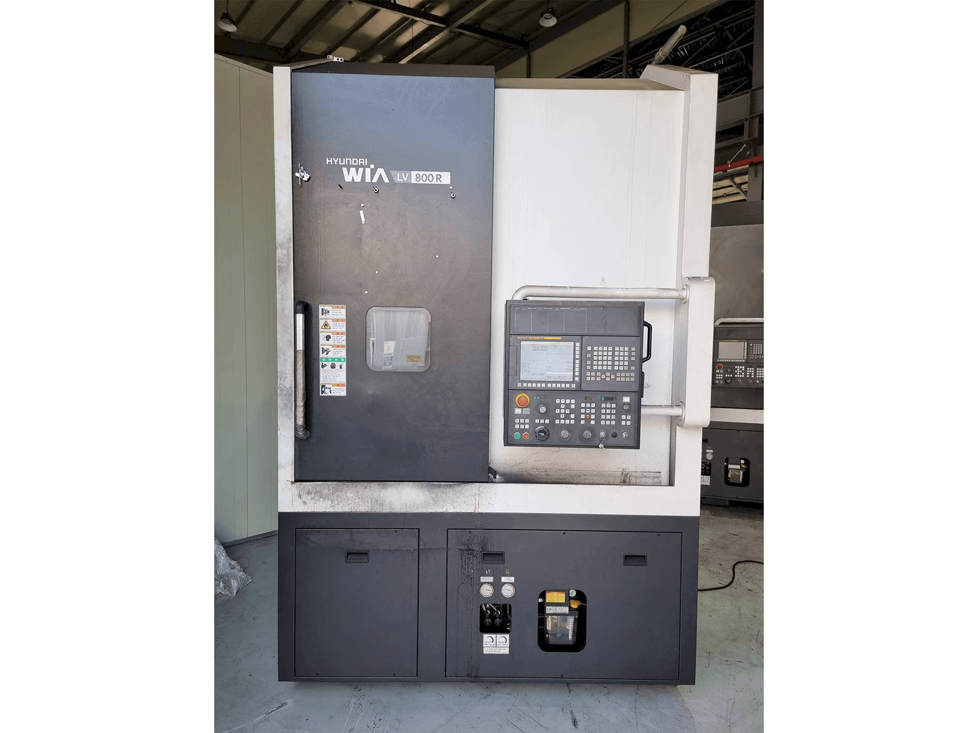 Вид станка Hyundai Wia LV800R спереди