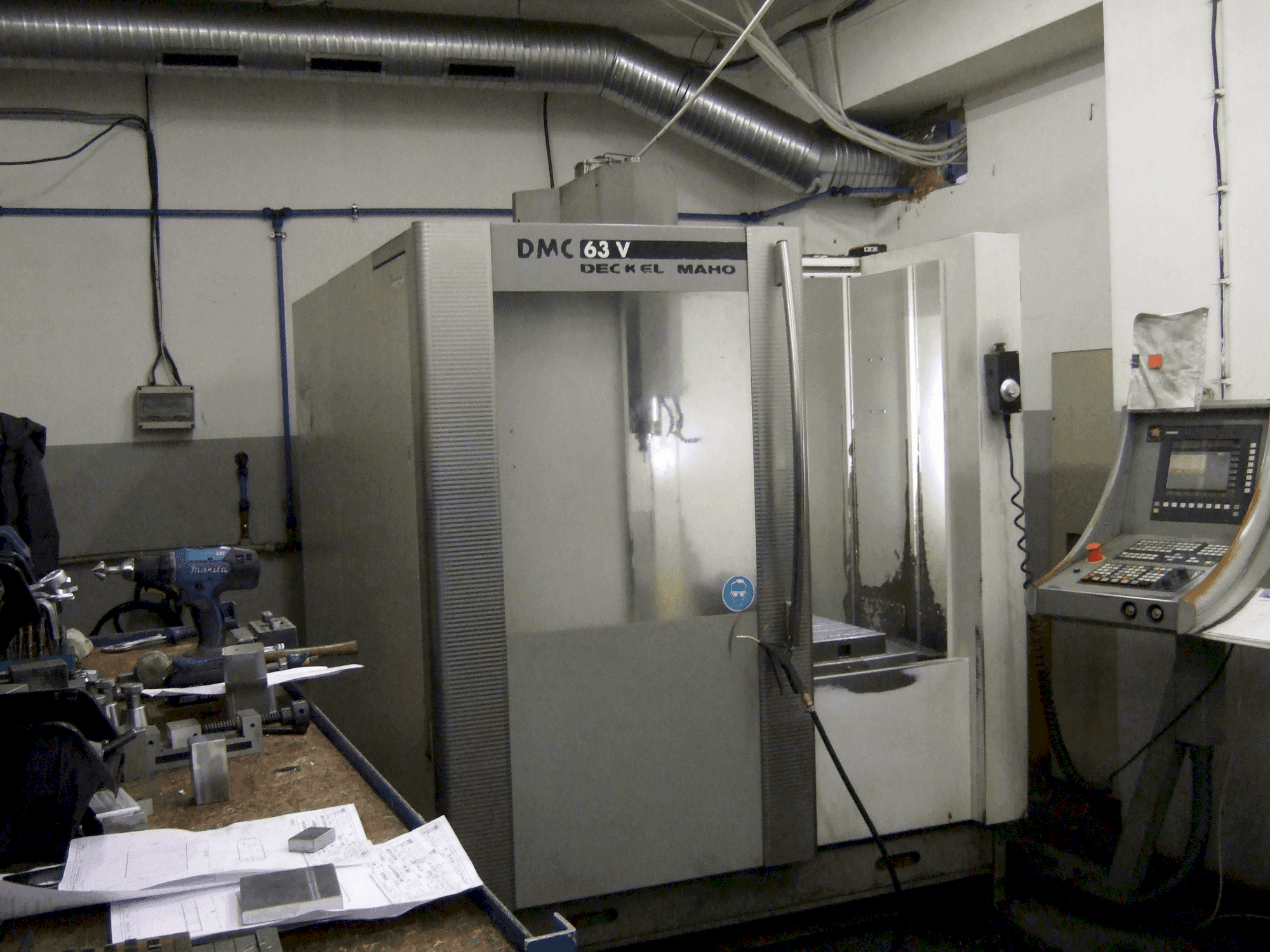 Вид станка DECKEL MAHO DMC 63V спереди