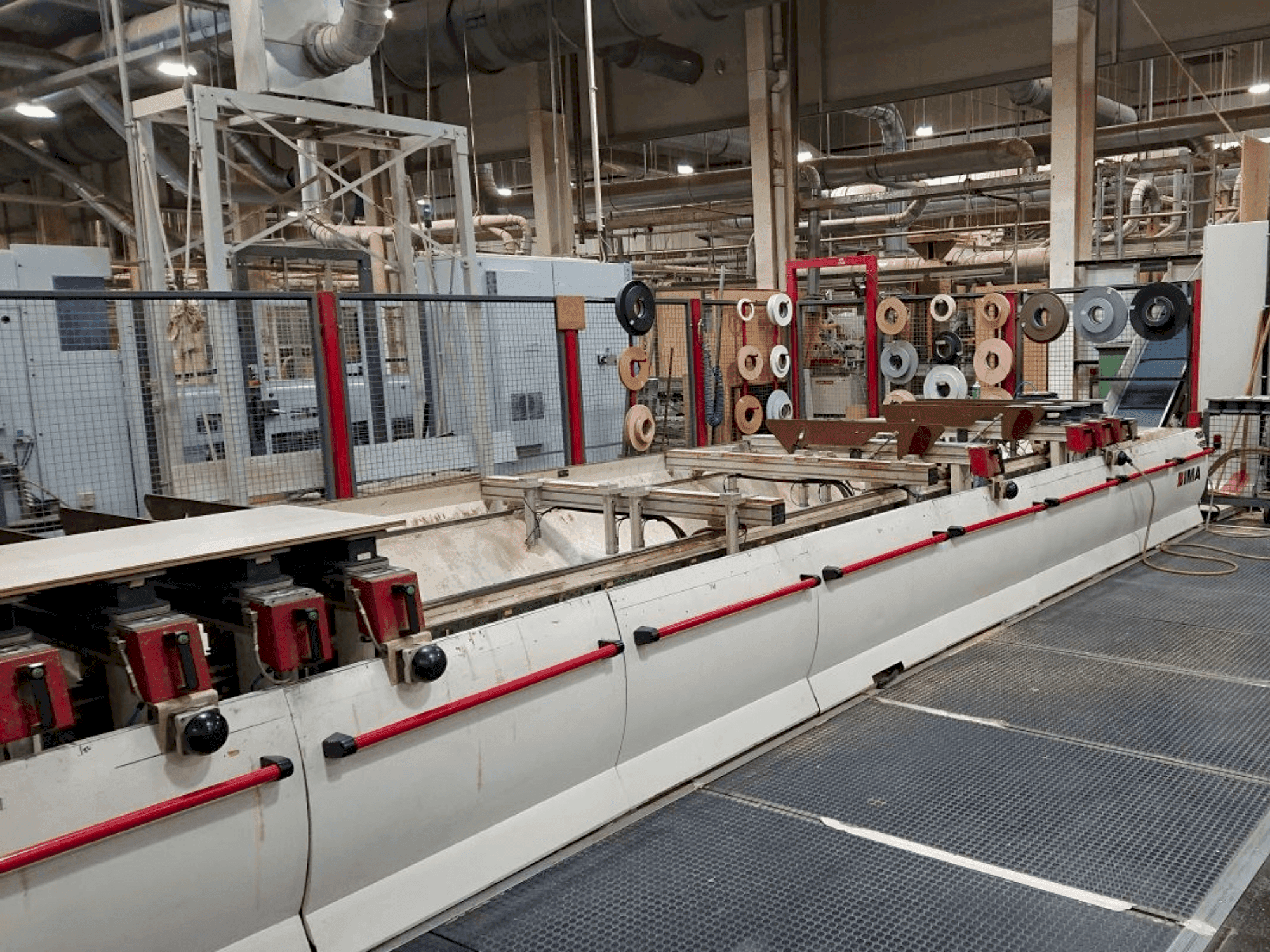 Вид станка IMA BIMA 410 / V Typ 140 / 600 спереди