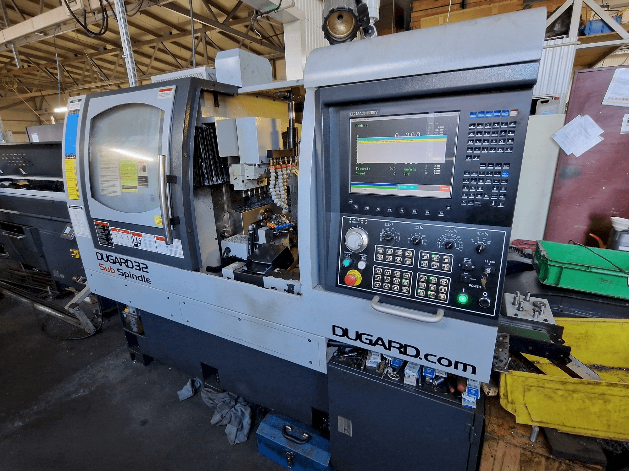 Вид станка Dugard 32 Sub Spindle спереди