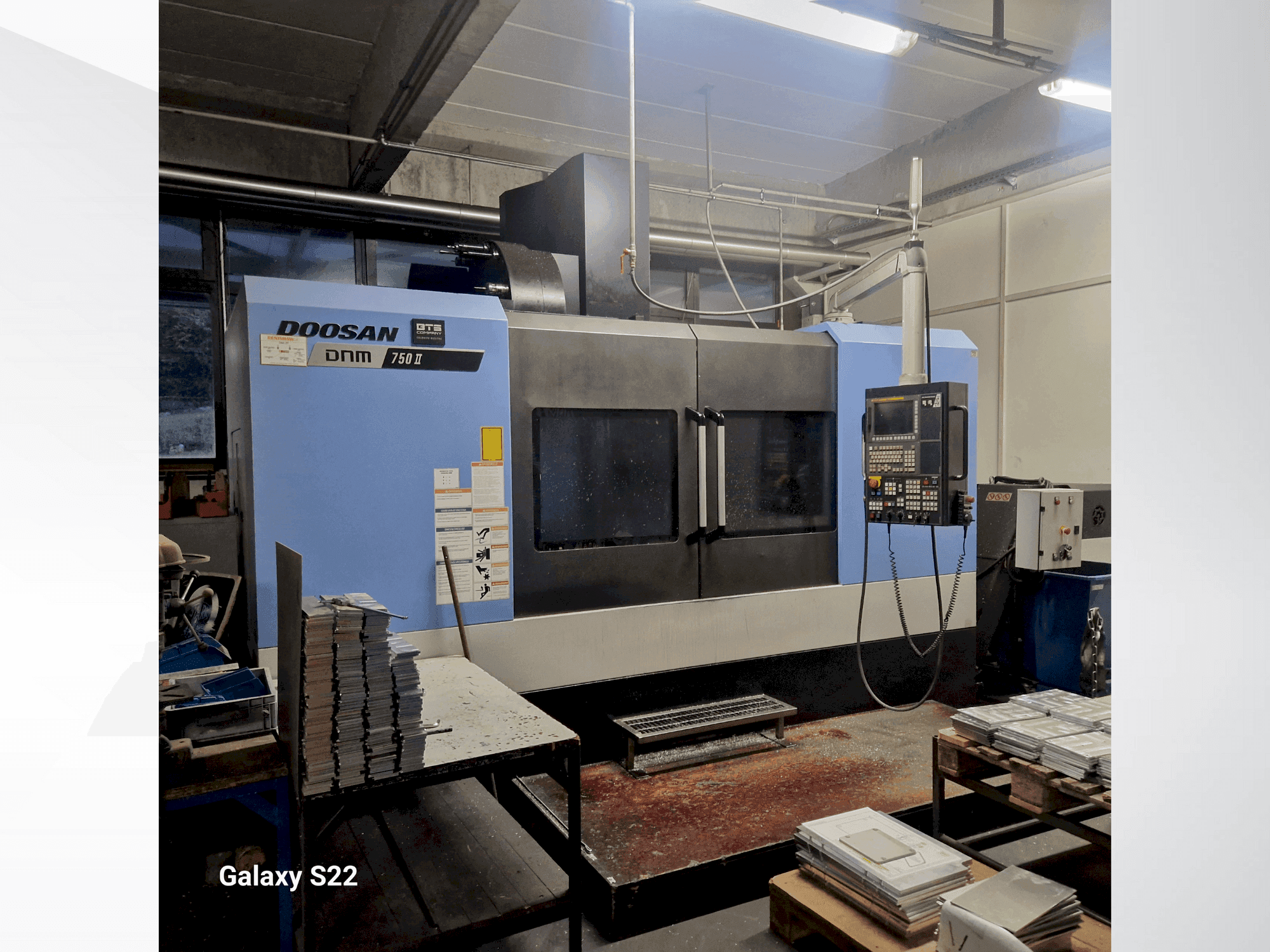Вид станка DOOSAN DNM 750 II спереди