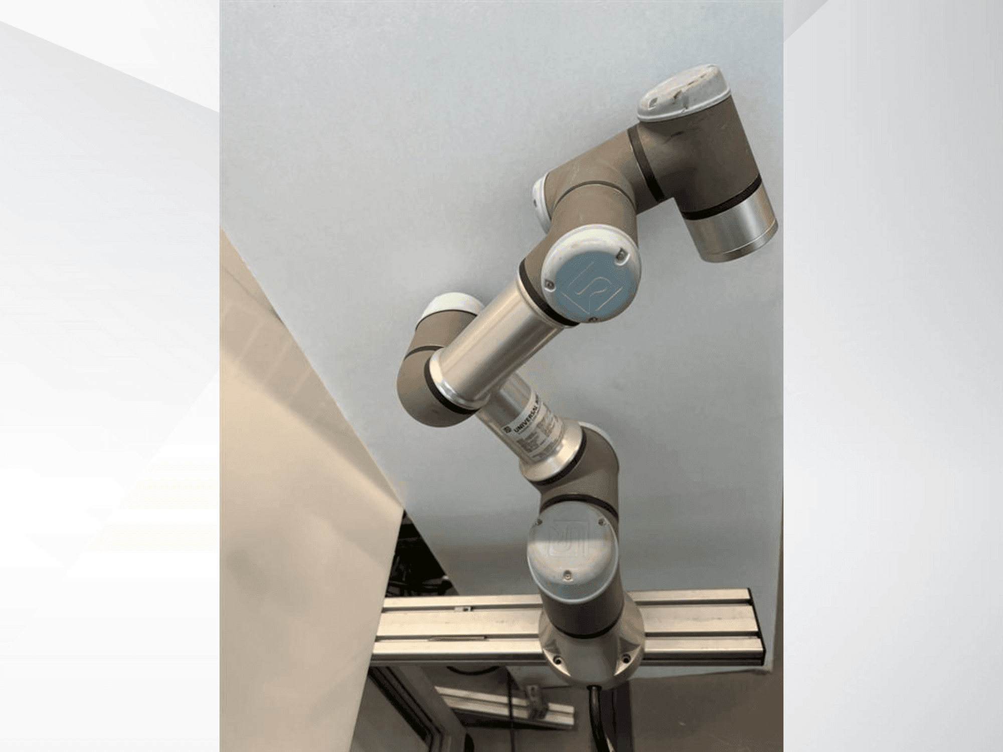 Вид станка Universal Robots UR-3e спереди
