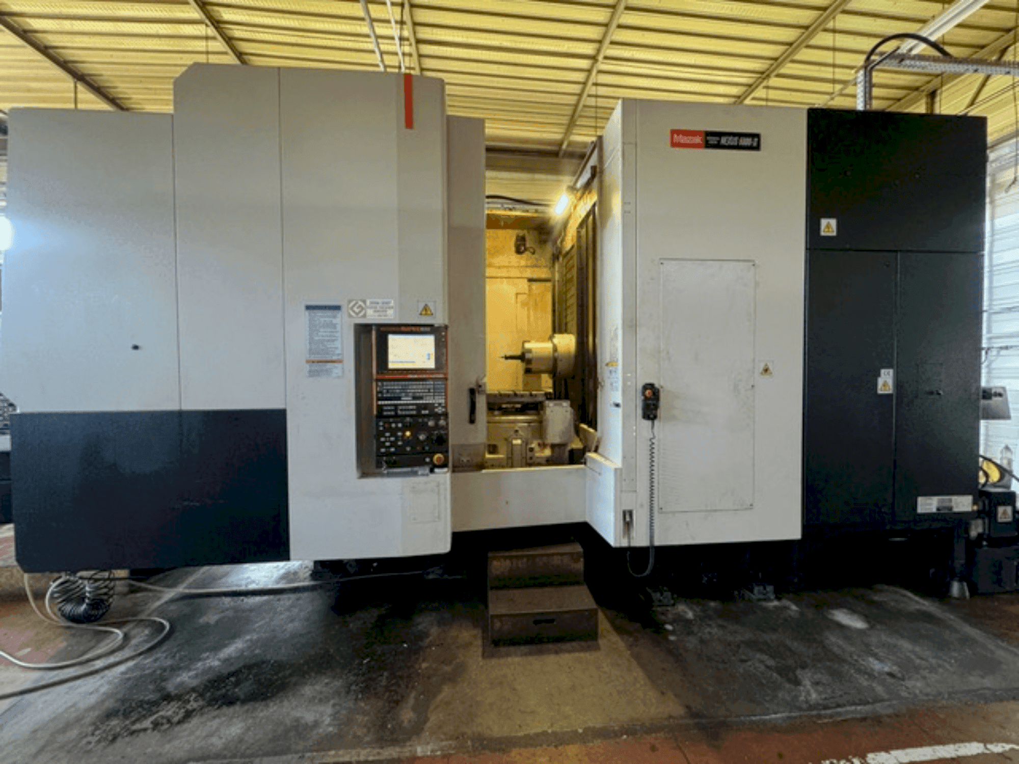 Вид станка Mazak HC NEXUS 6800II спереди