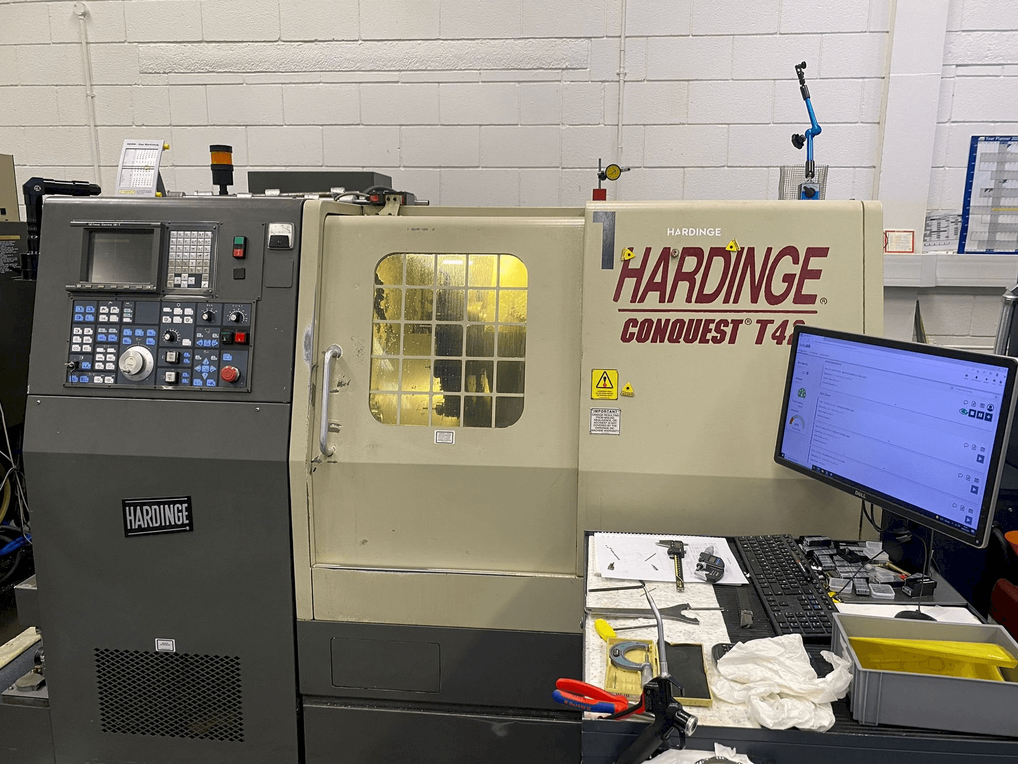 Вид станка HARDINGE Conquest T42 спереди
