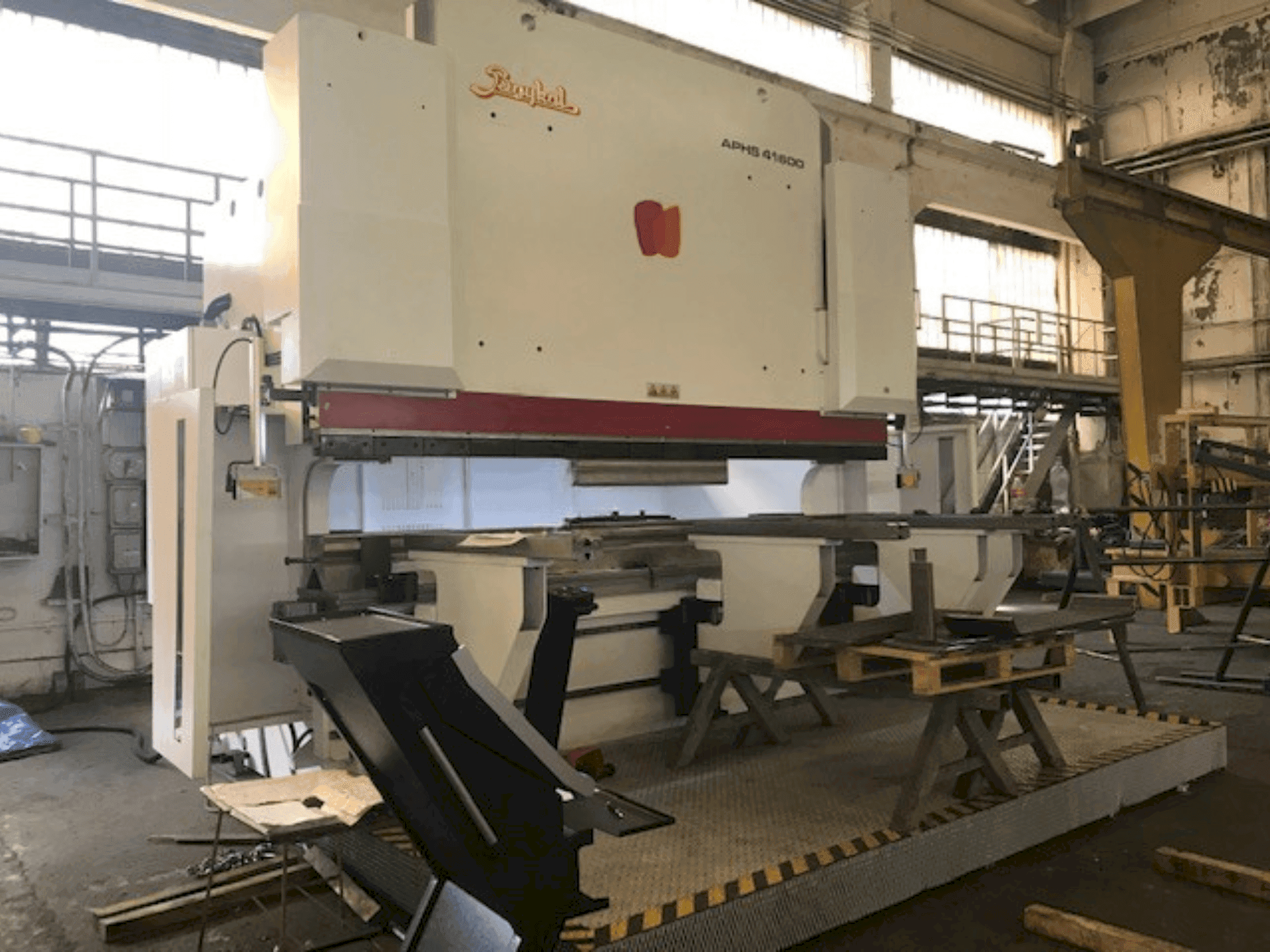 Вид станка Baykal APHS 41600 спереди