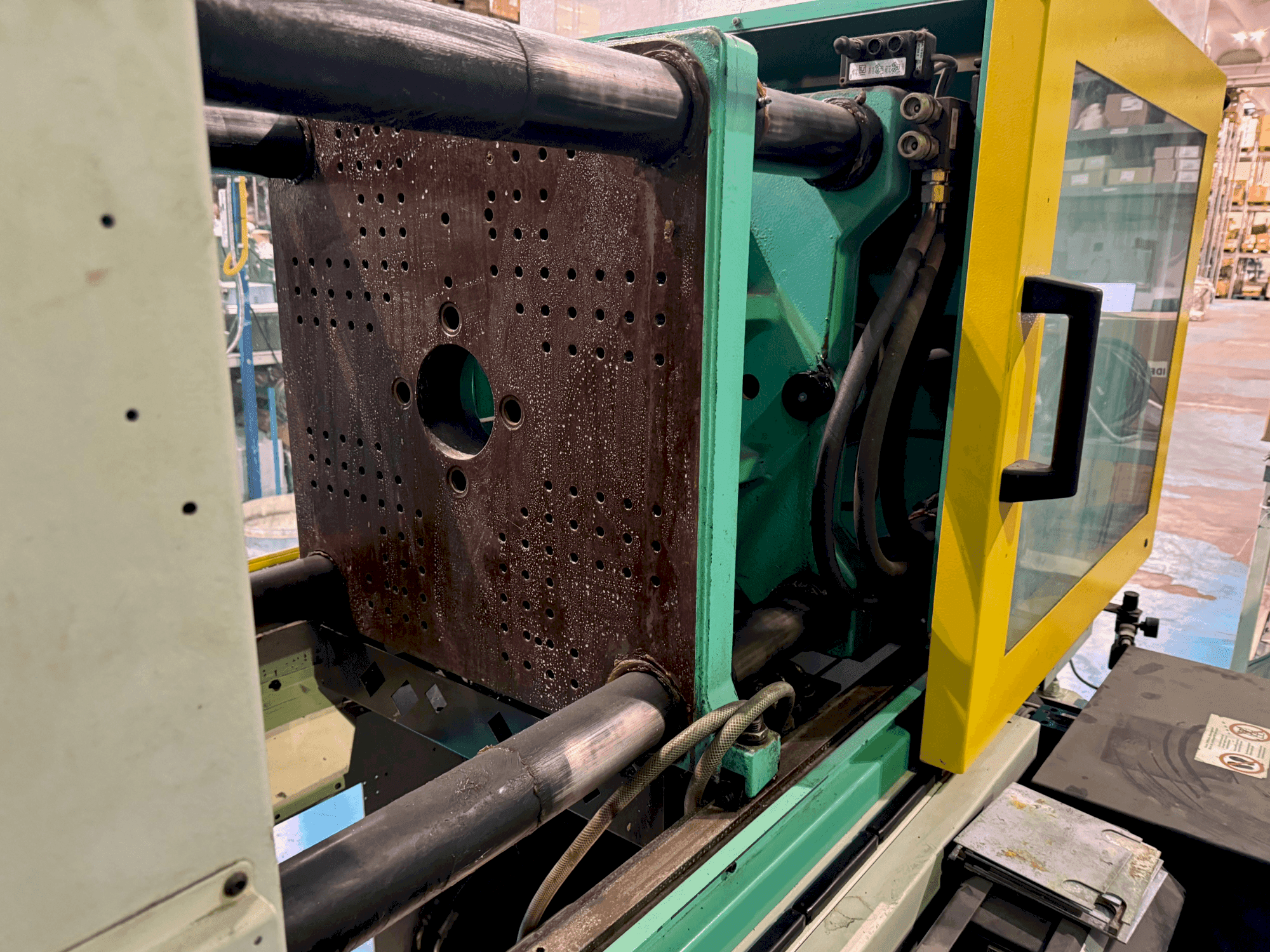 Вид станка Arburg ALLROUNDER CENTEX 470 C 1500-800 спереди